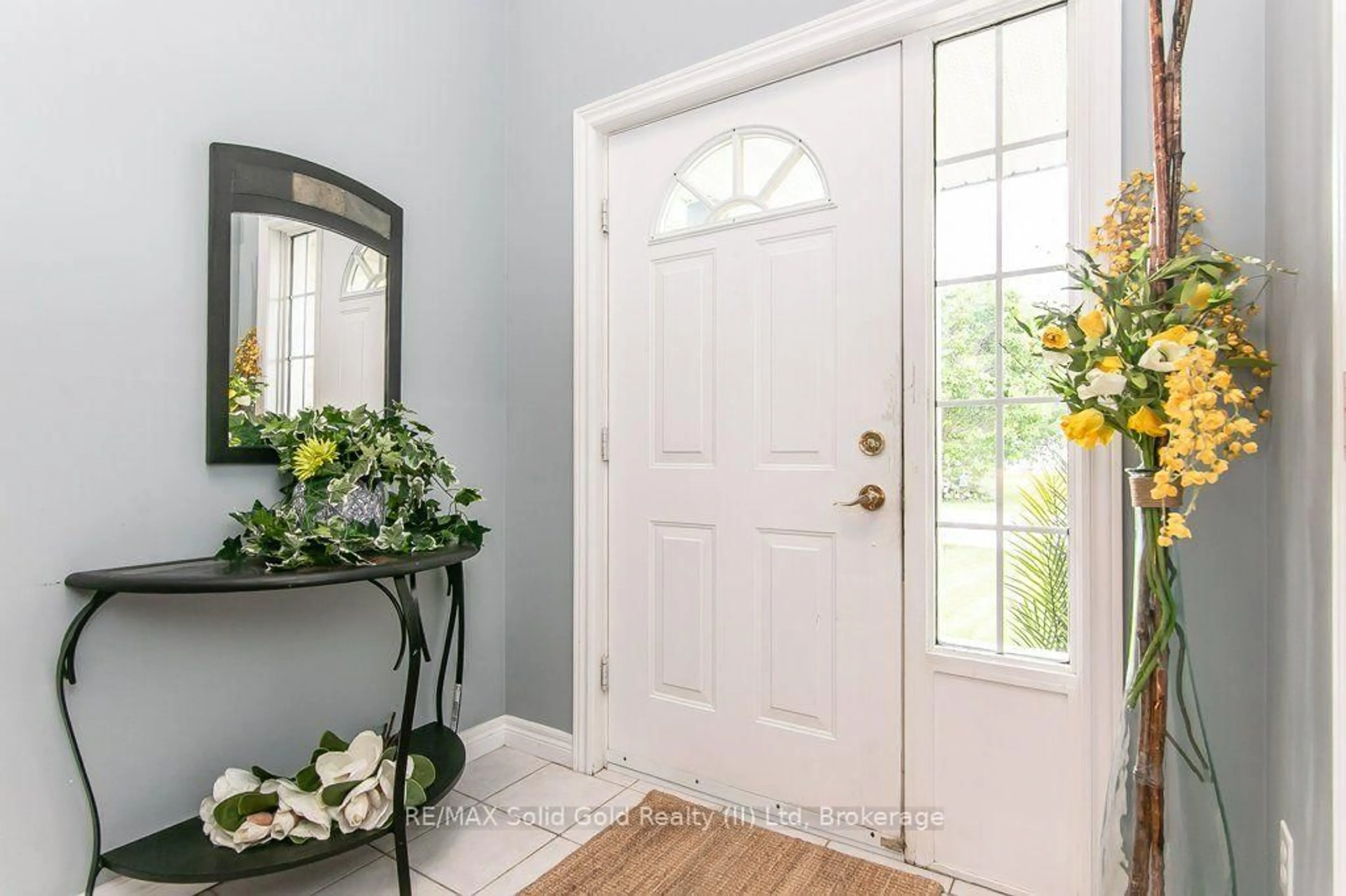 Indoor entryway for 77 Lawrence St, Wellesley Ontario N0B 2T0