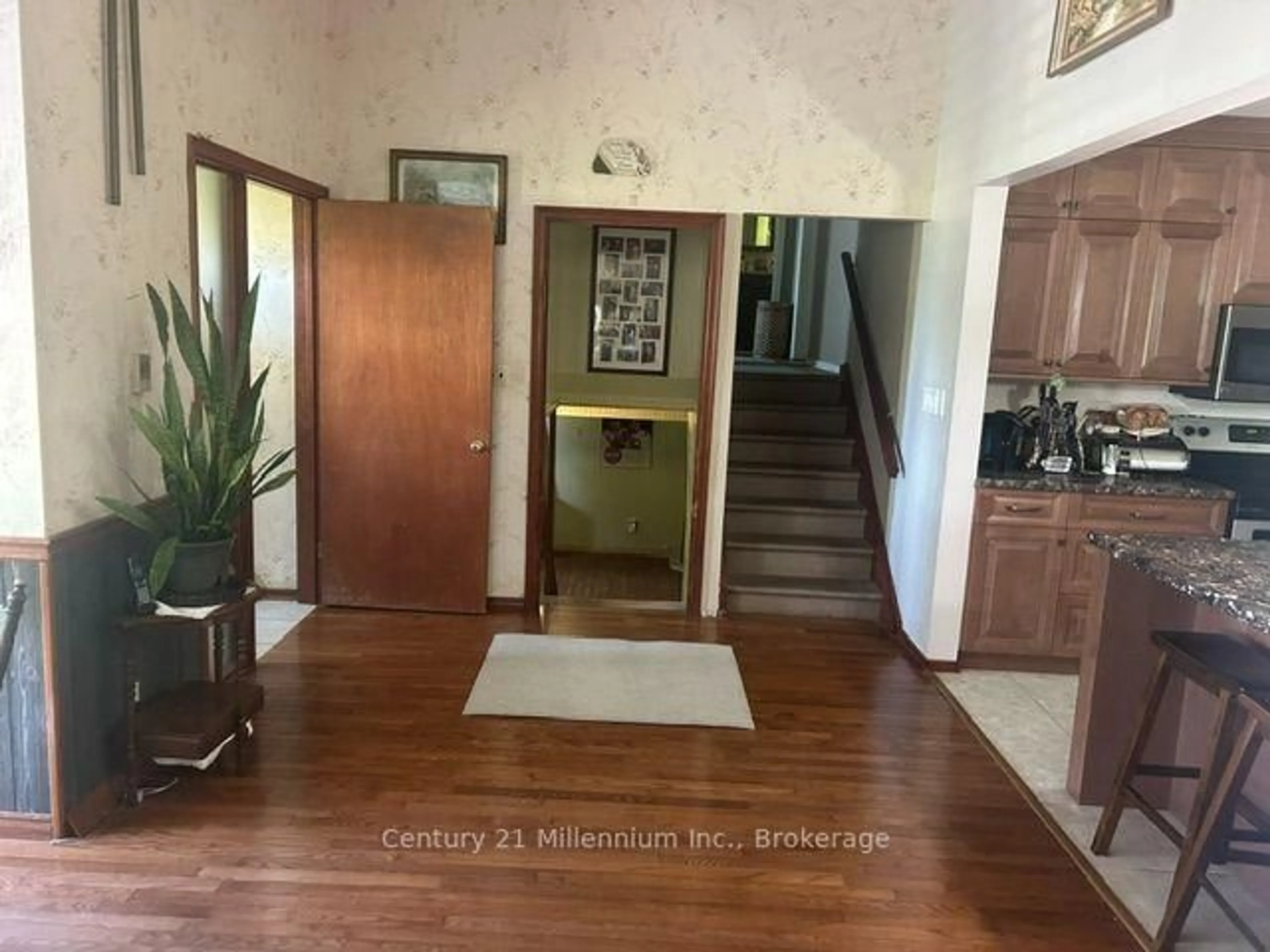 Indoor entryway for 112197 Grey Road 3 Rd, West Grey Ontario N0G 1C0