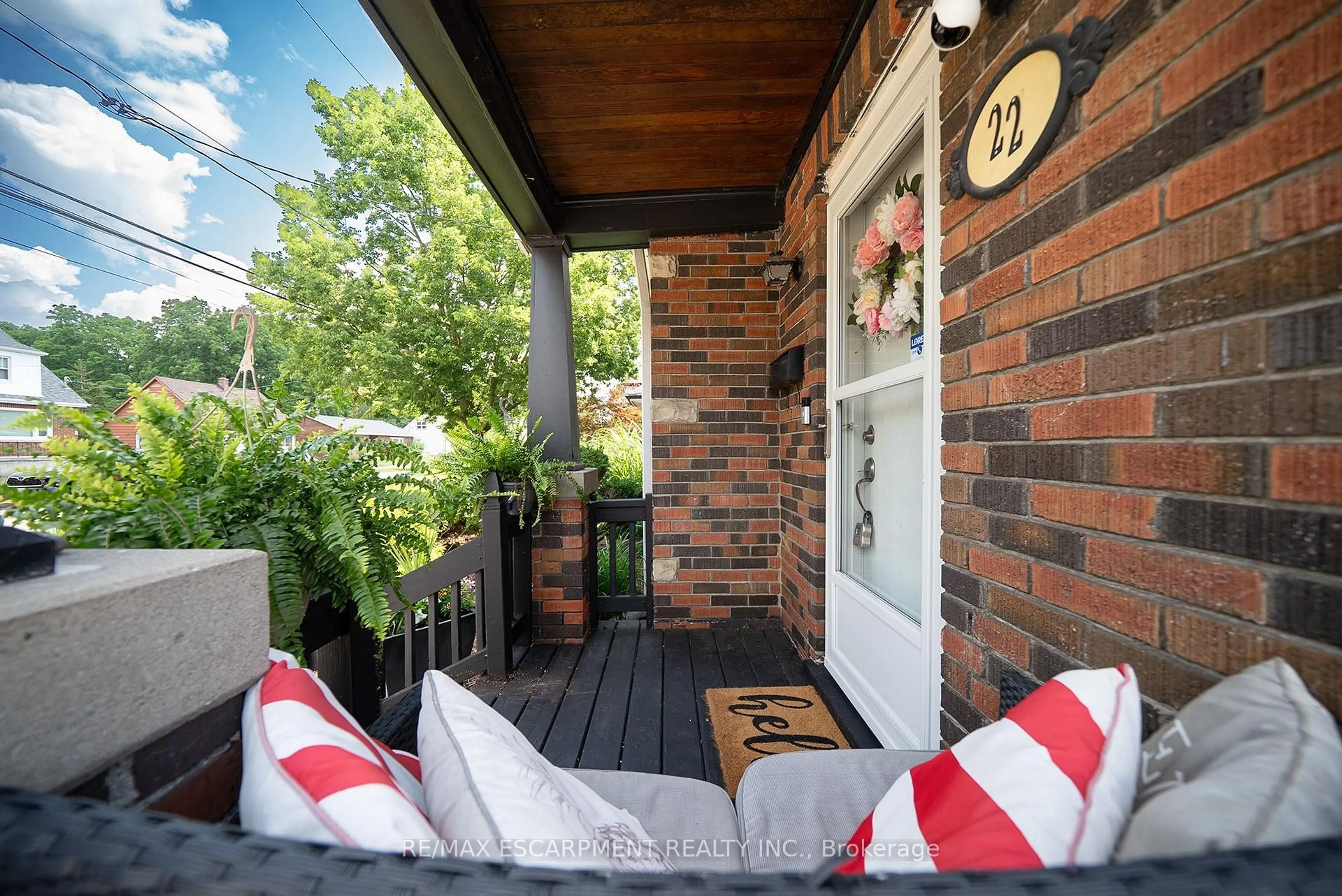 Patio, street for 22 Burwell St, Brantford Ontario N3T 4T6