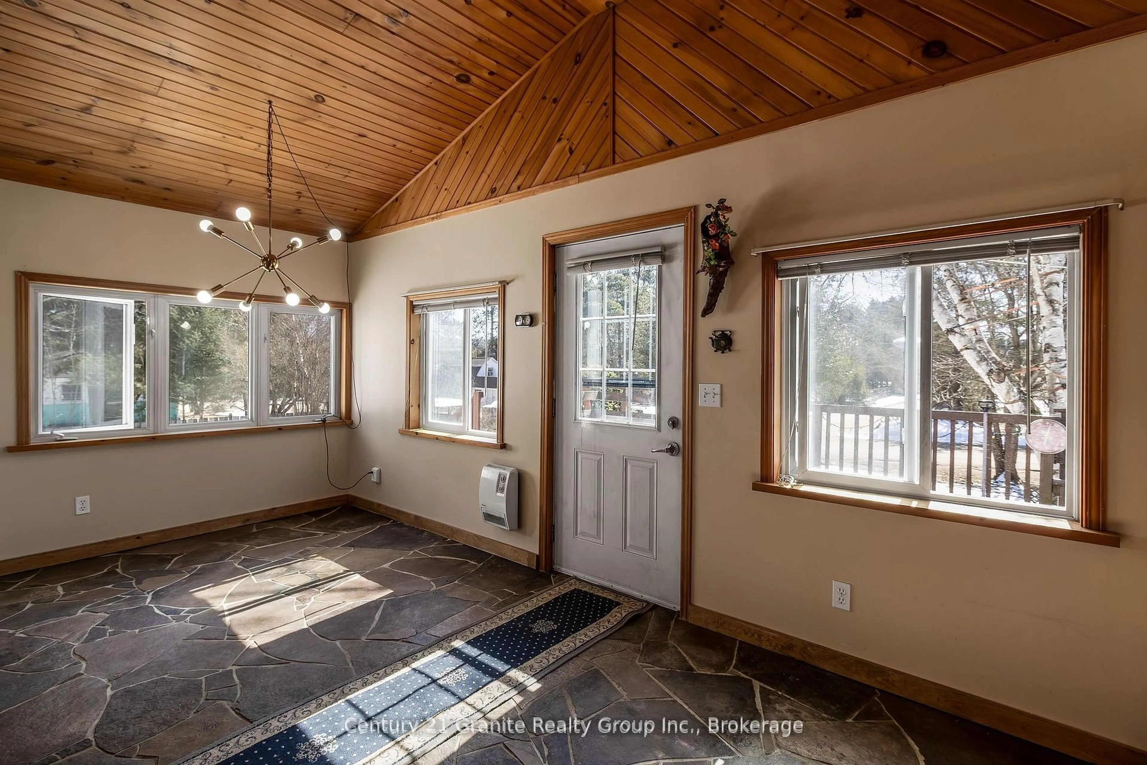 Indoor entryway for 1993 Fleming Rd, Minden Hills Ontario K0M 2K0