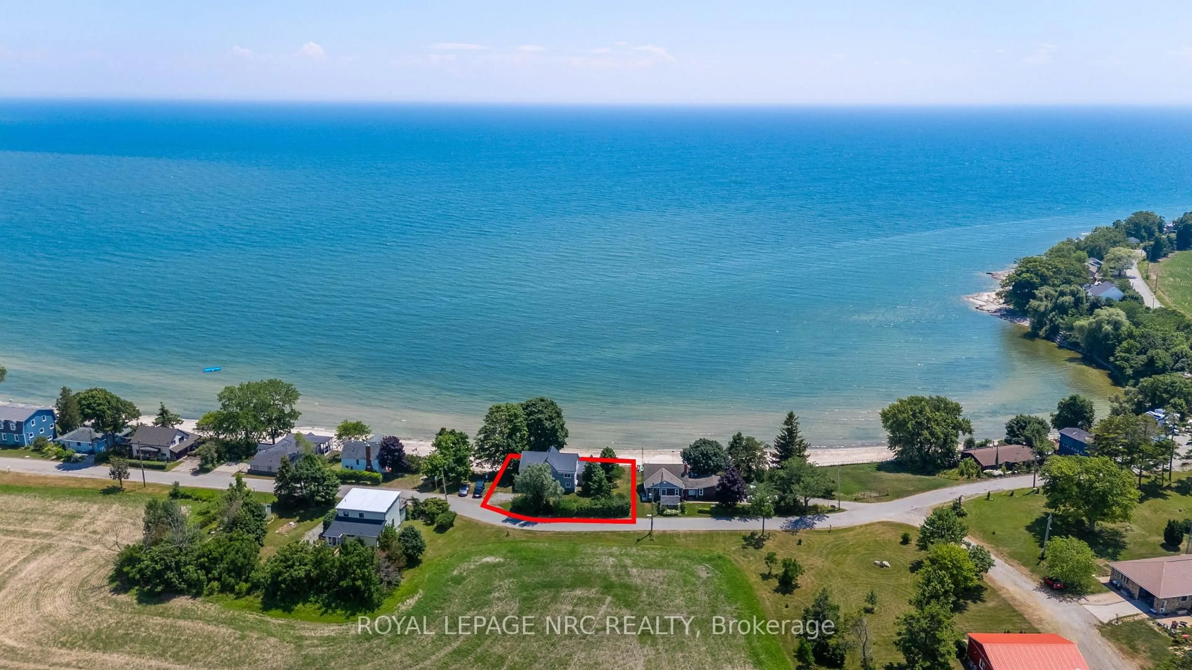 A pic from outside/outdoor area/front of a property/back of a property/a pic from drone, water/lake/river/ocean view for 85 Lighthouse Dr, Haldimand Ontario N1A 2W6
