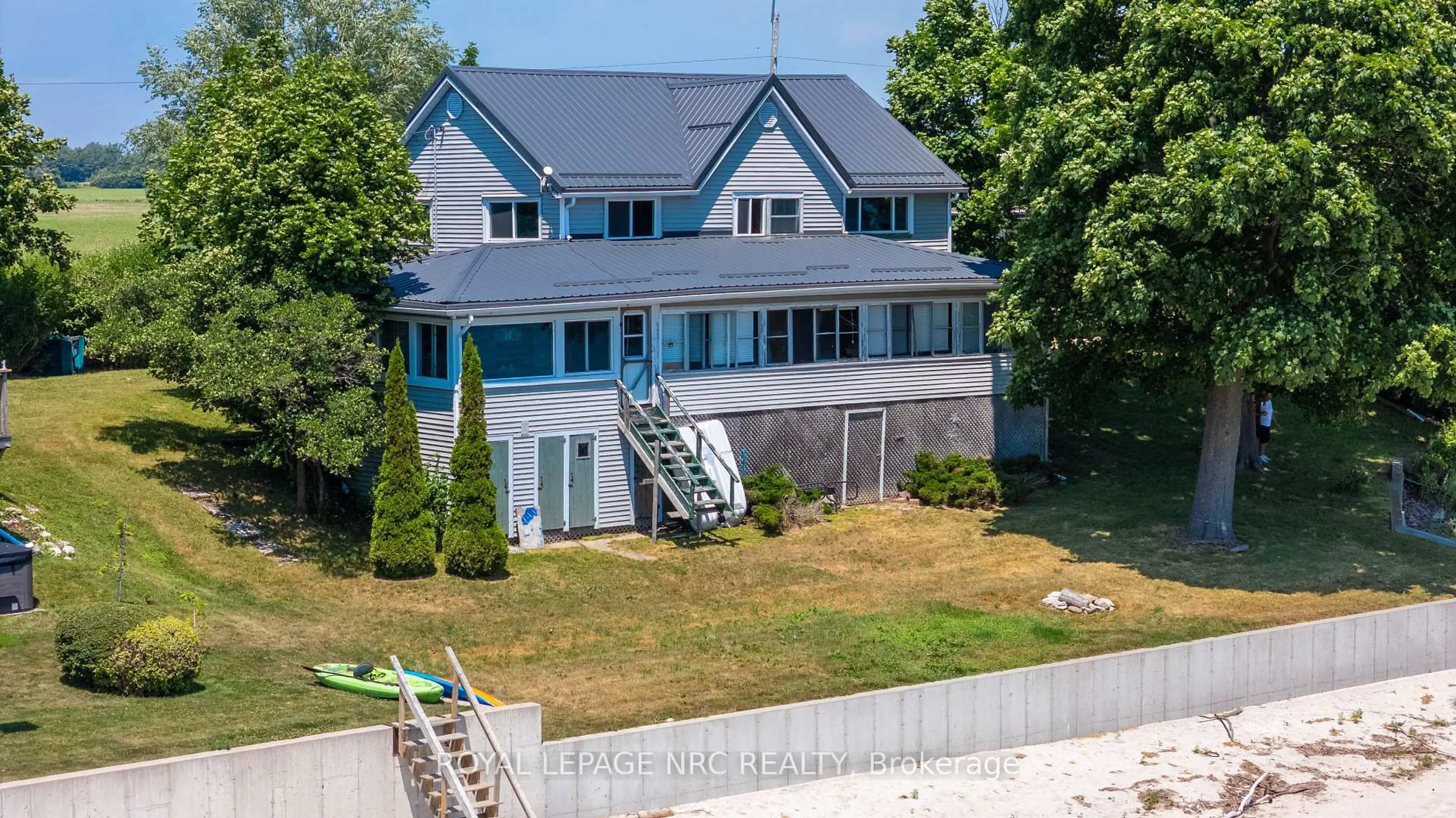 A pic from outside/outdoor area/front of a property/back of a property/a pic from drone, water/lake/river/ocean view for 85 Lighthouse Dr, Haldimand Ontario N1A 2W6