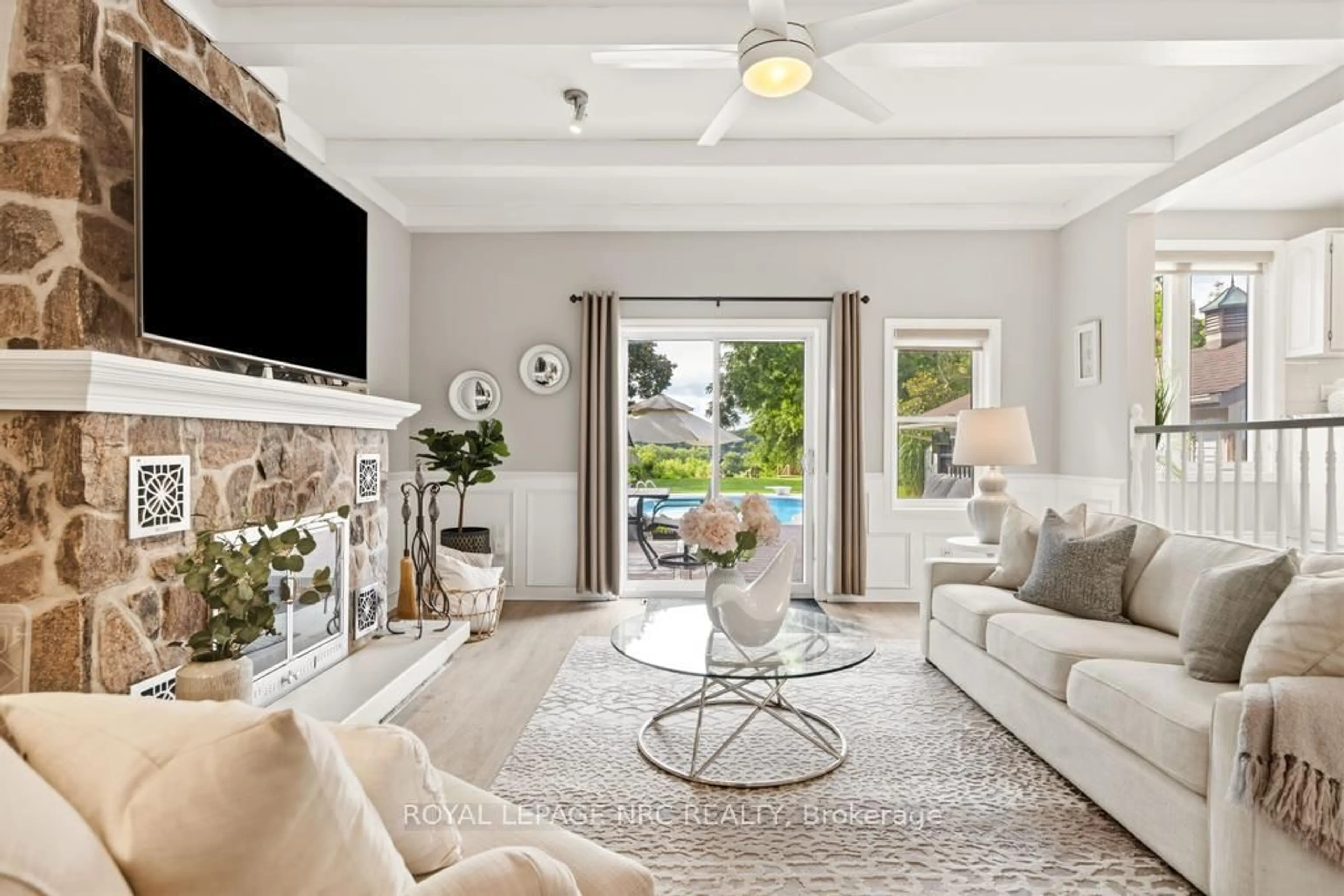 Living room with furniture, unknown for 153 Main St, St. Catharines Ontario L2N 4V6