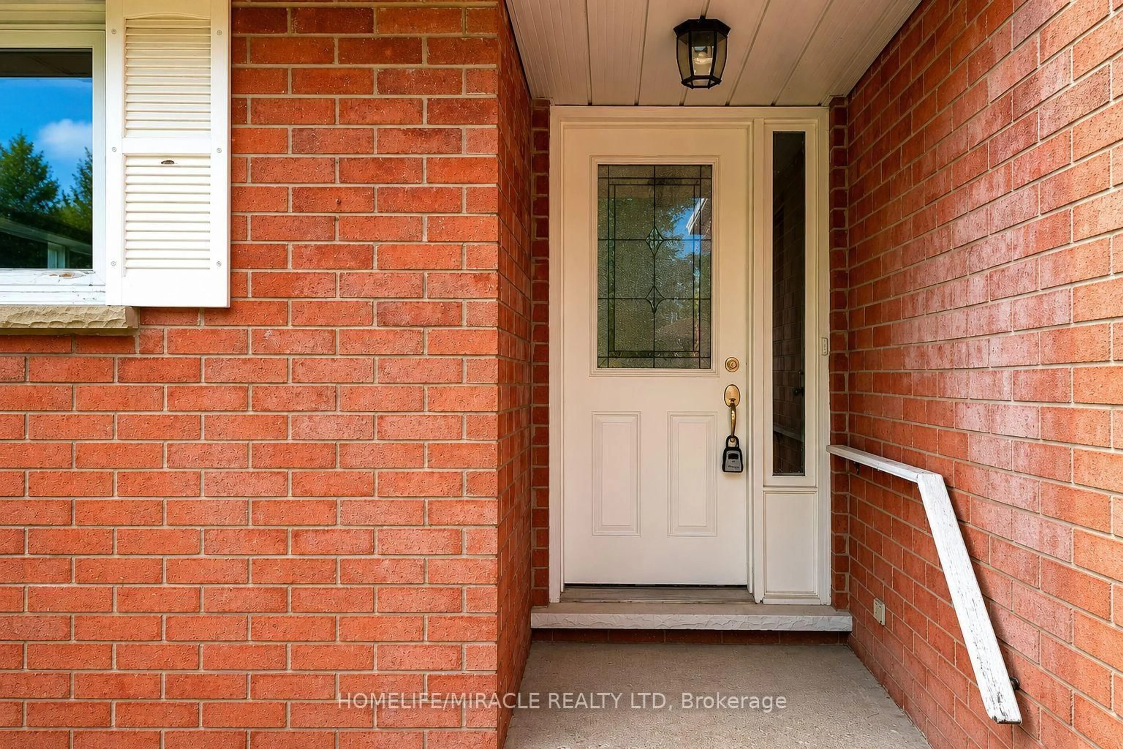 Indoor entryway for 613 Canfield Pl, Shelburne Ontario L0N 1S2