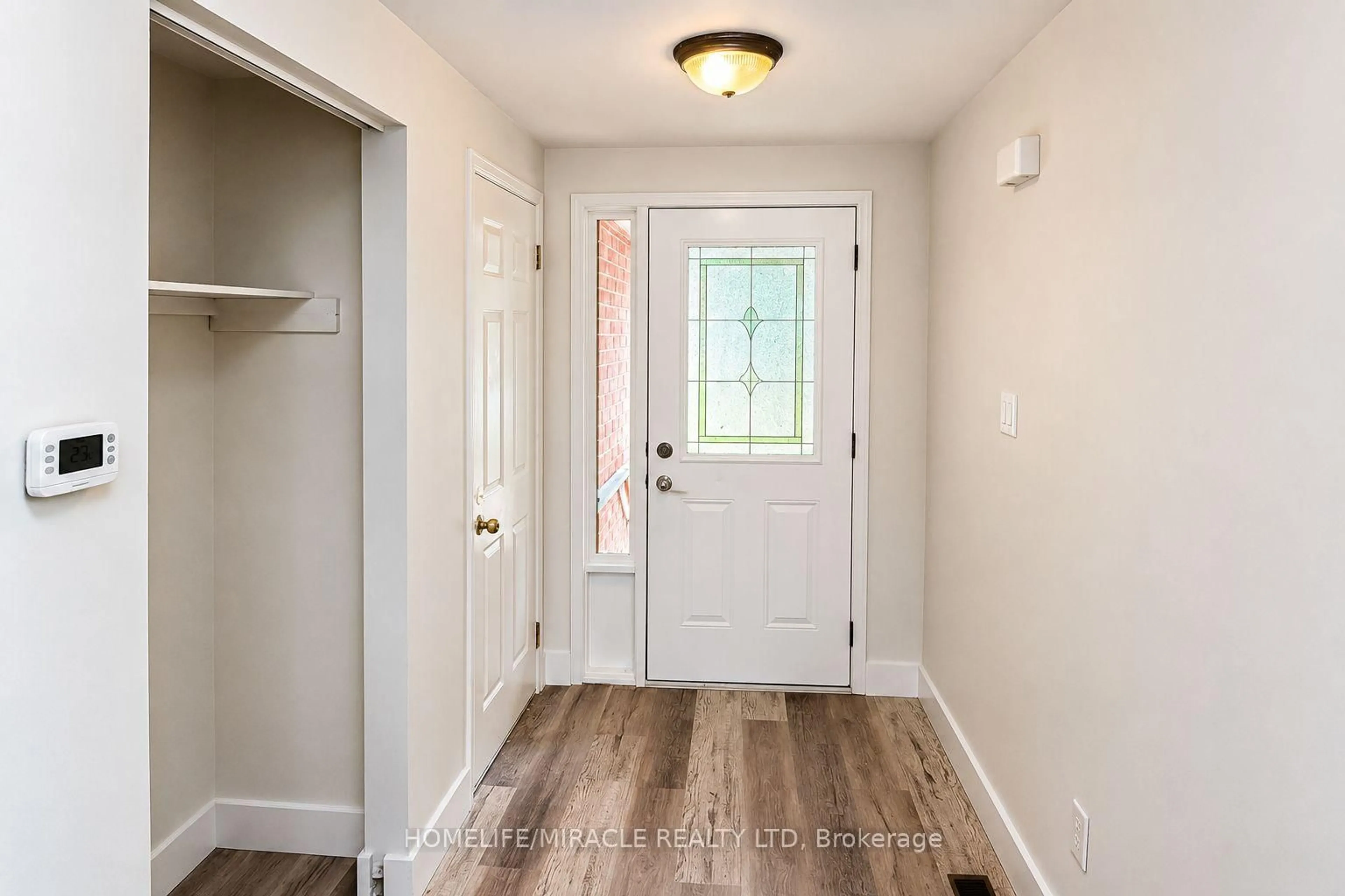 Indoor entryway for 613 Canfield Pl, Shelburne Ontario L0N 1S2