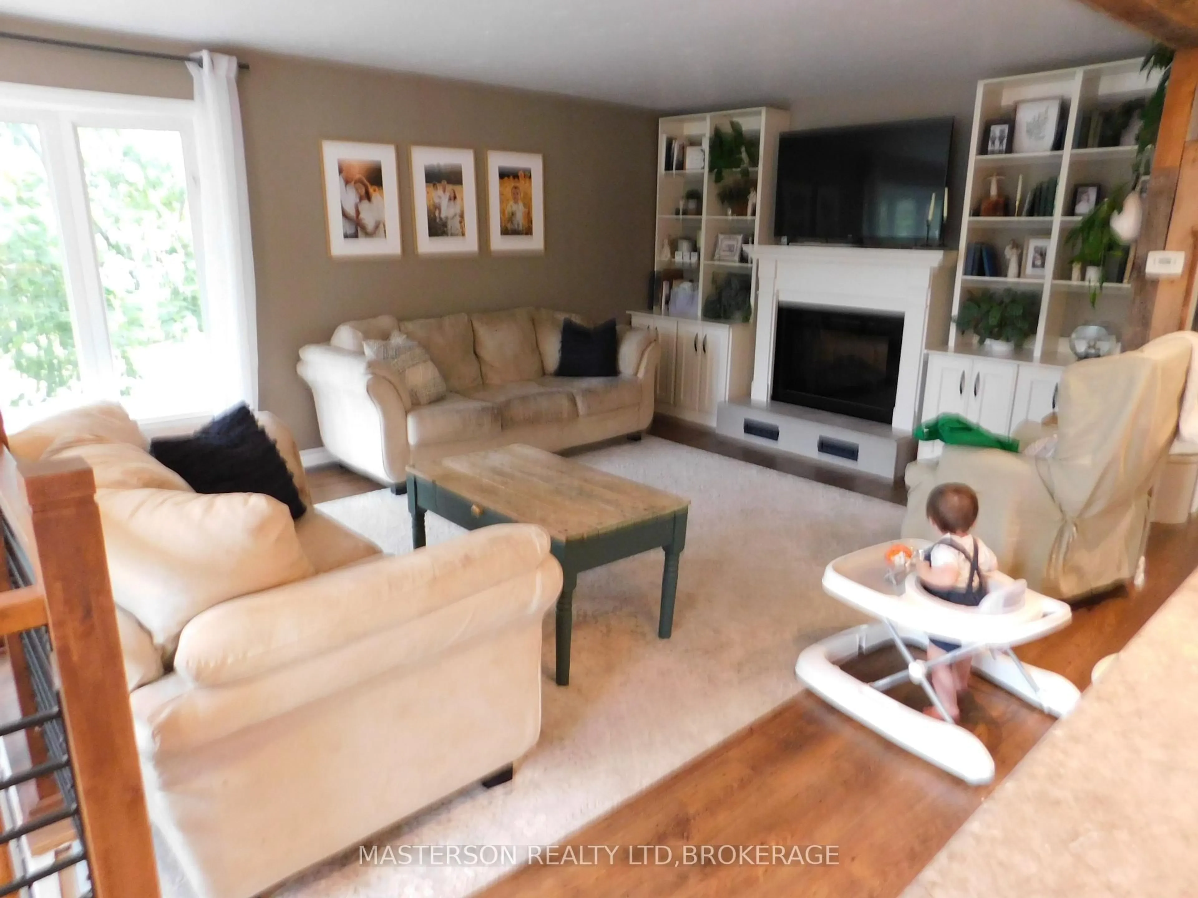 Living room with furniture, unknown for 1208 BENNER Ave, Fort Erie Ontario L2A 4N7