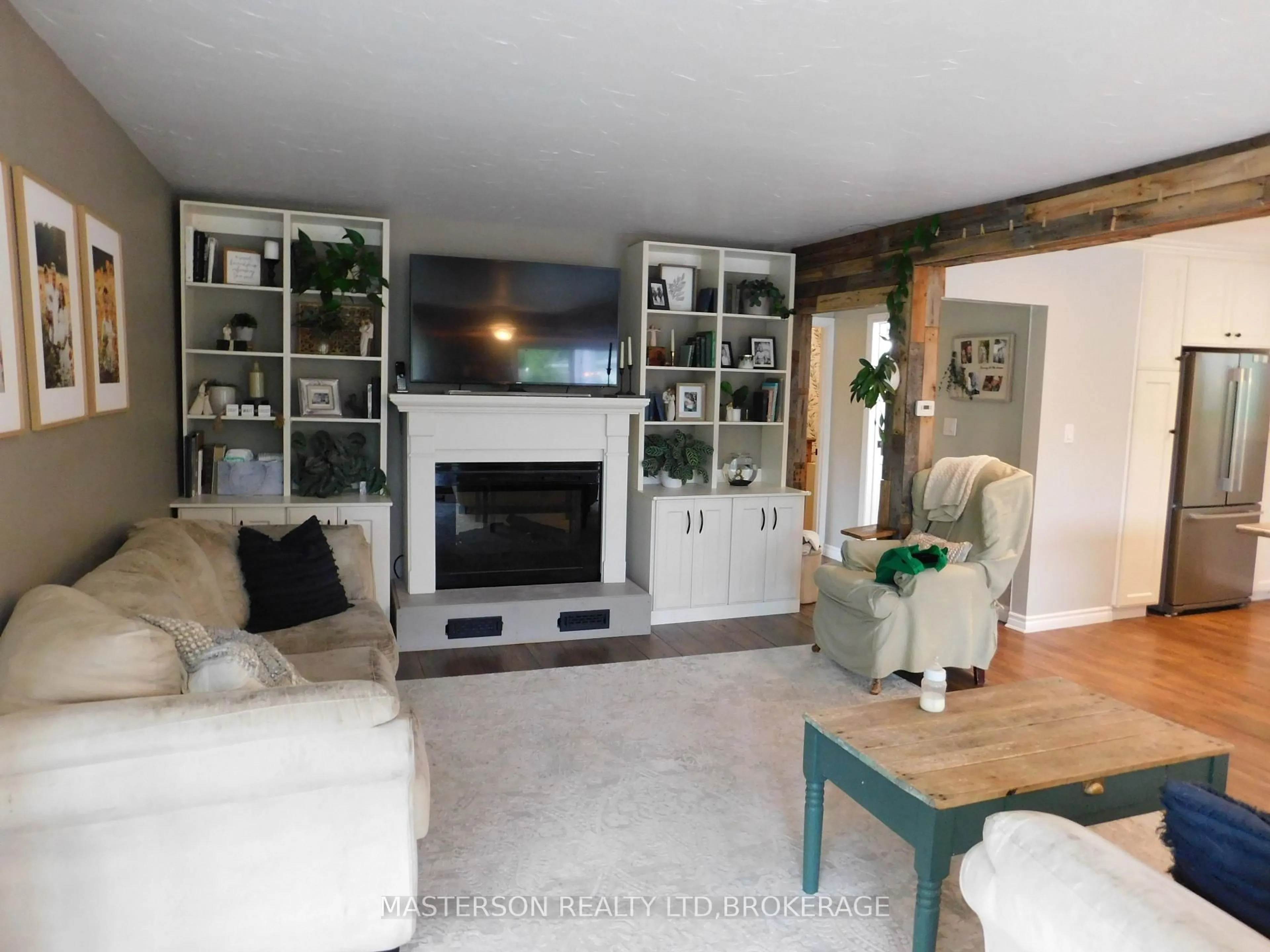 Living room with furniture, unknown for 1208 BENNER Ave, Fort Erie Ontario L2A 4N7