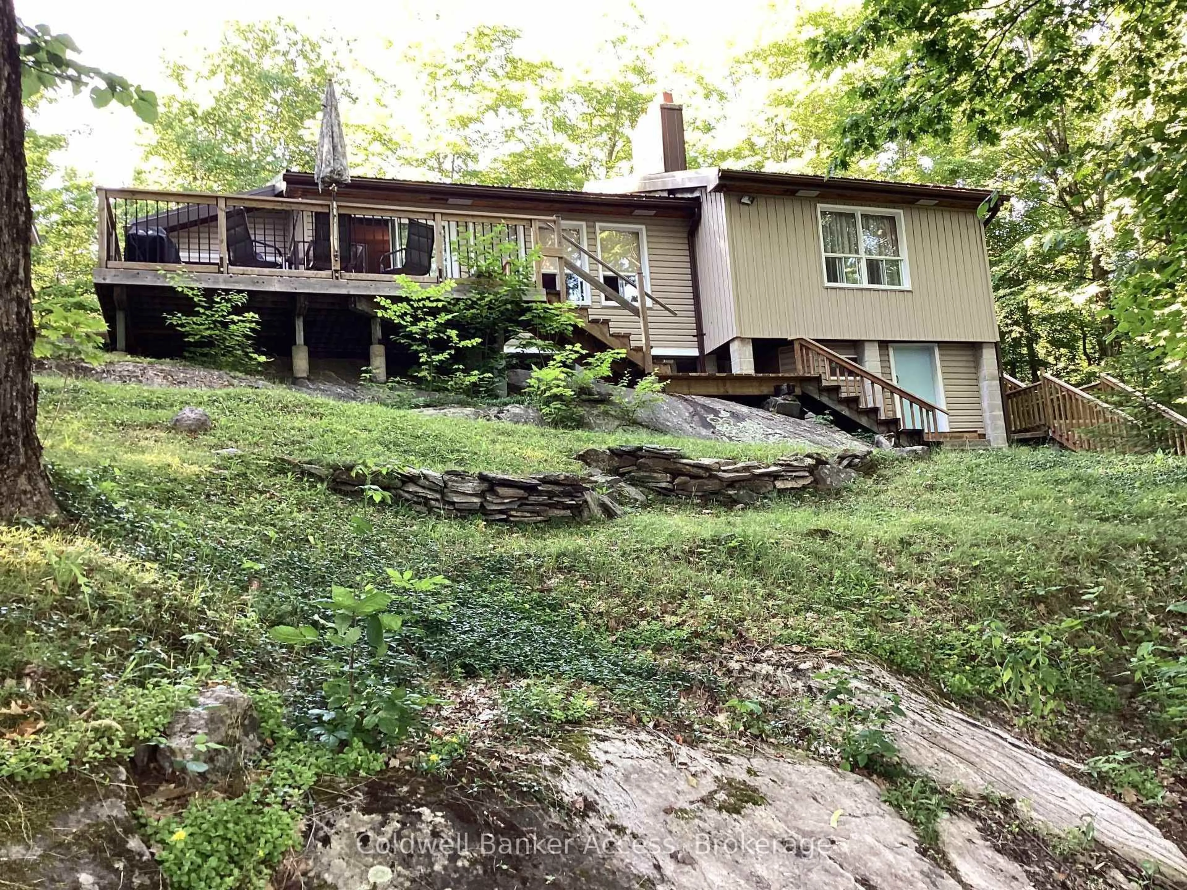A pic from outside/outdoor area/front of a property/back of a property/a pic from drone, unknown for 27 Earl's Rd, The Archipelago Ontario P0C 1H0
