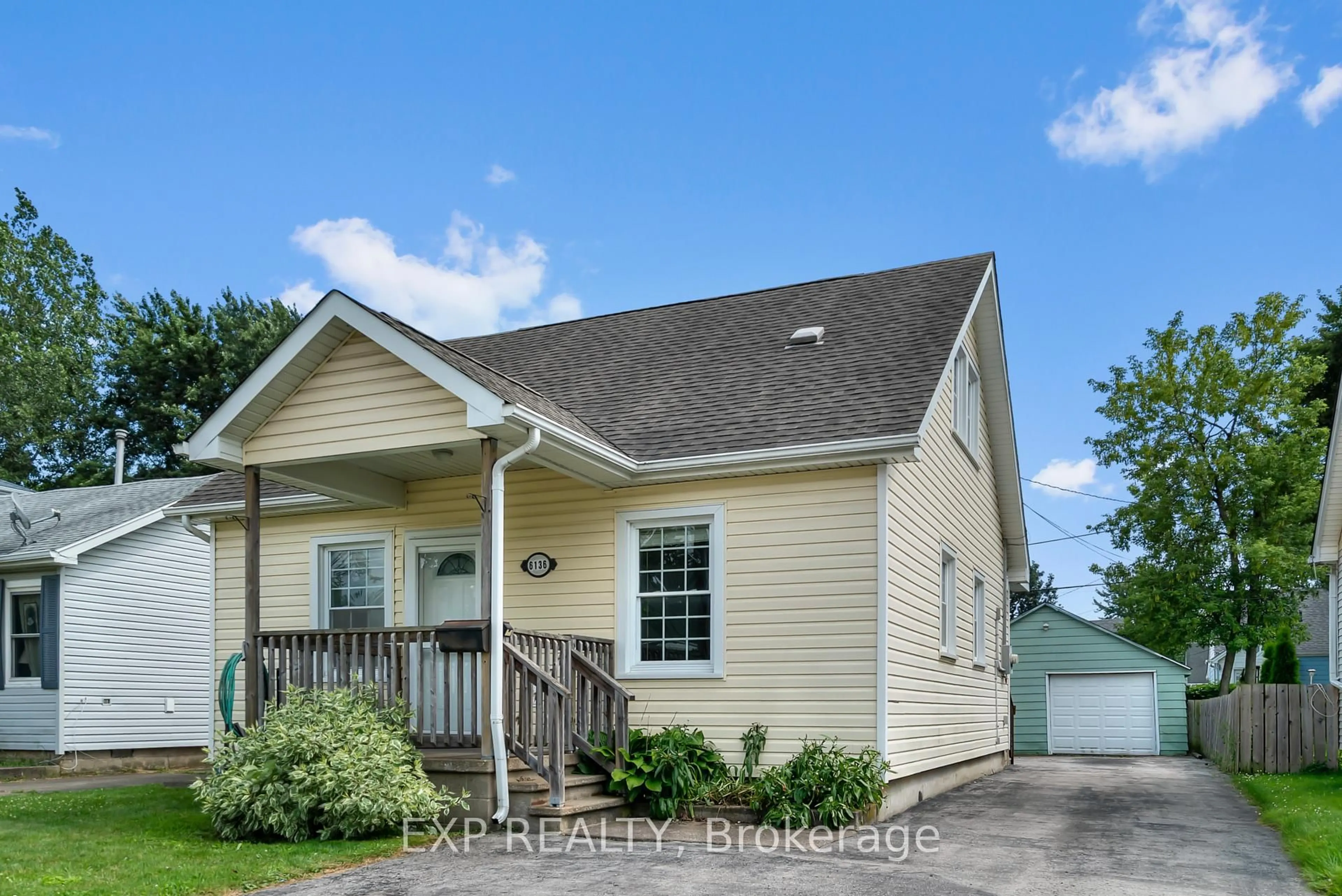 Home with vinyl exterior material, street for 6136 Churchill St, Niagara Falls Ontario L2G 2X3
