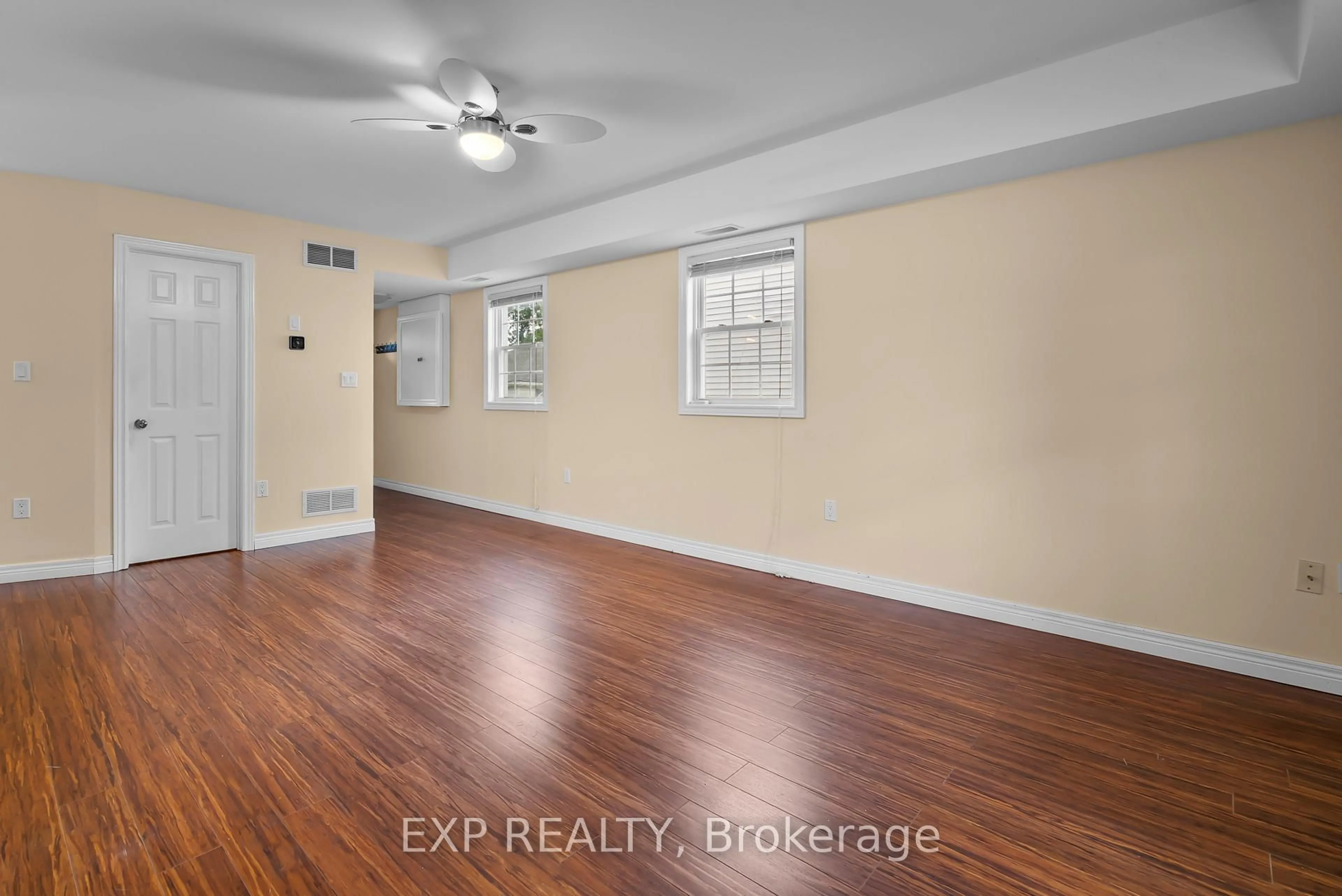 A pic of a room for 6136 Churchill St, Niagara Falls Ontario L2G 2X3