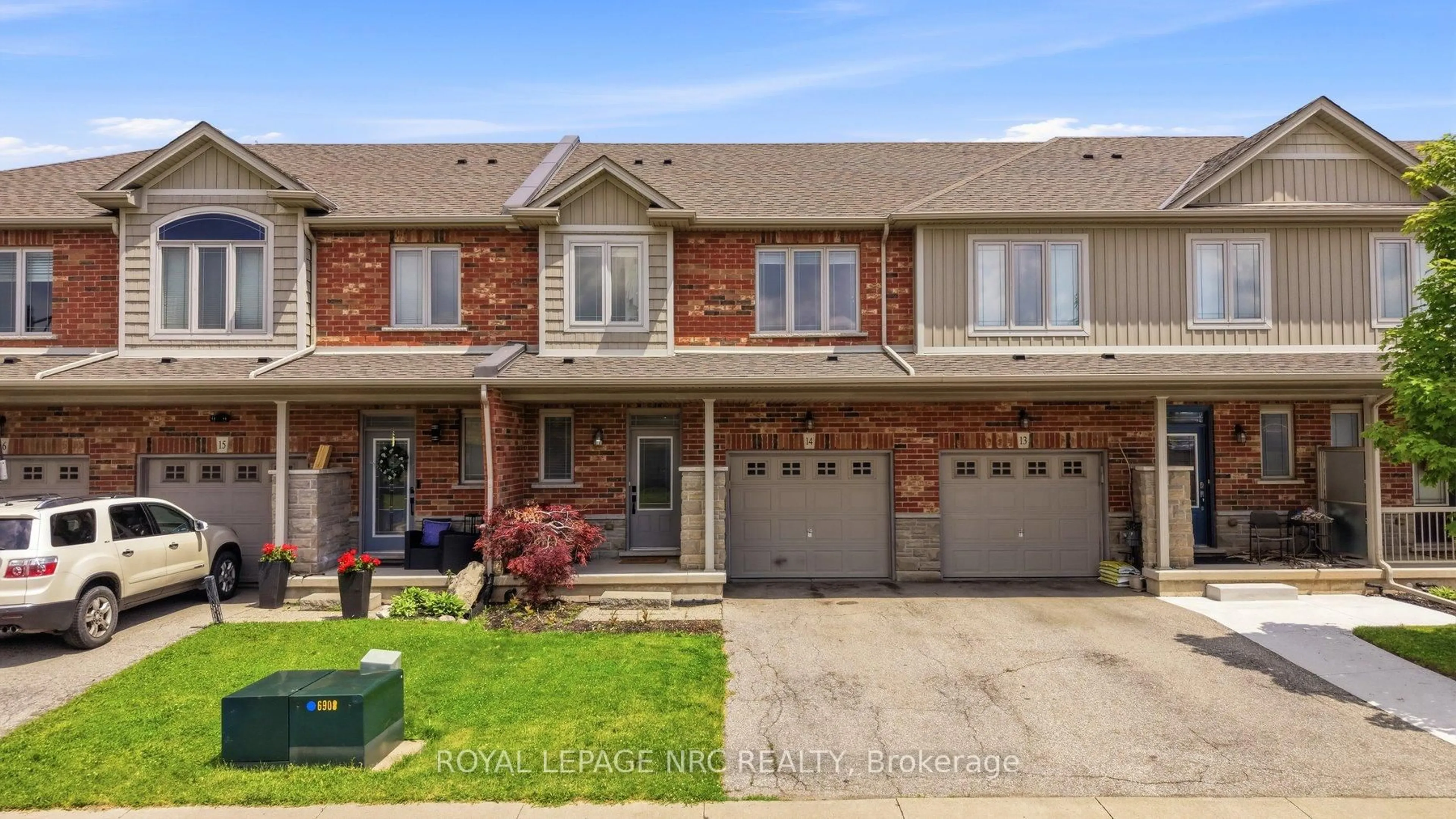 Home with brick exterior material, street for 380 Lake St #14, Grimsby Ontario L3M 0E8