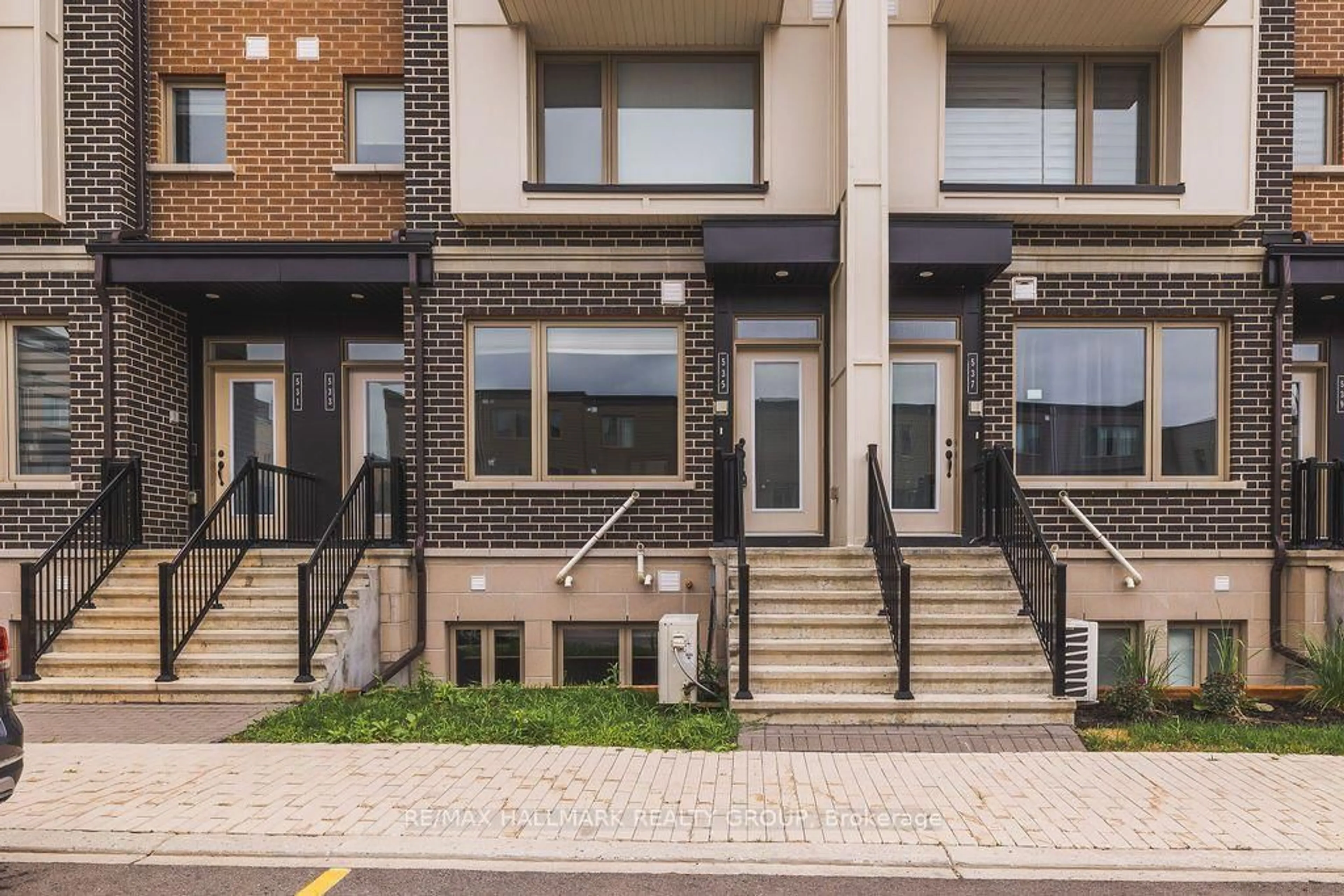 trreb/IMG-X13553680_d32ddbdd-24d5-49a3-bccc-0eae626a59cb-l.jpg