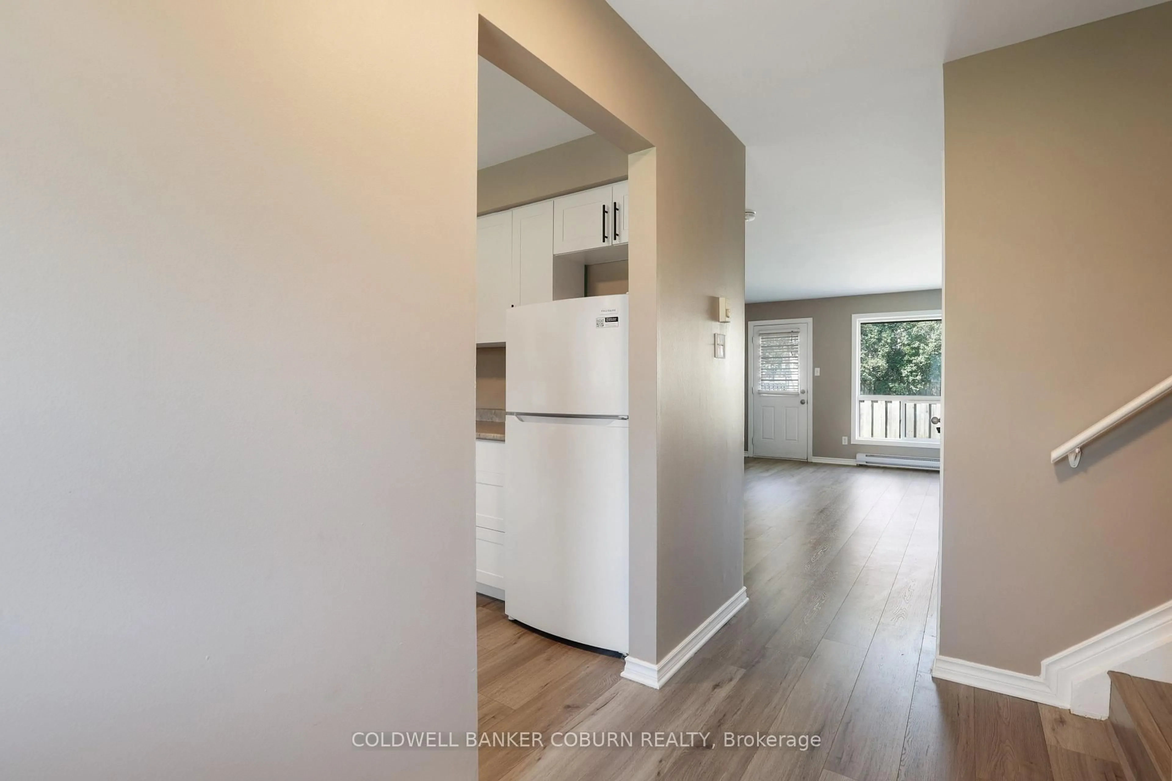Unknown for 23 Sonnet Cres #23, Ottawa Ontario K2H 8W8