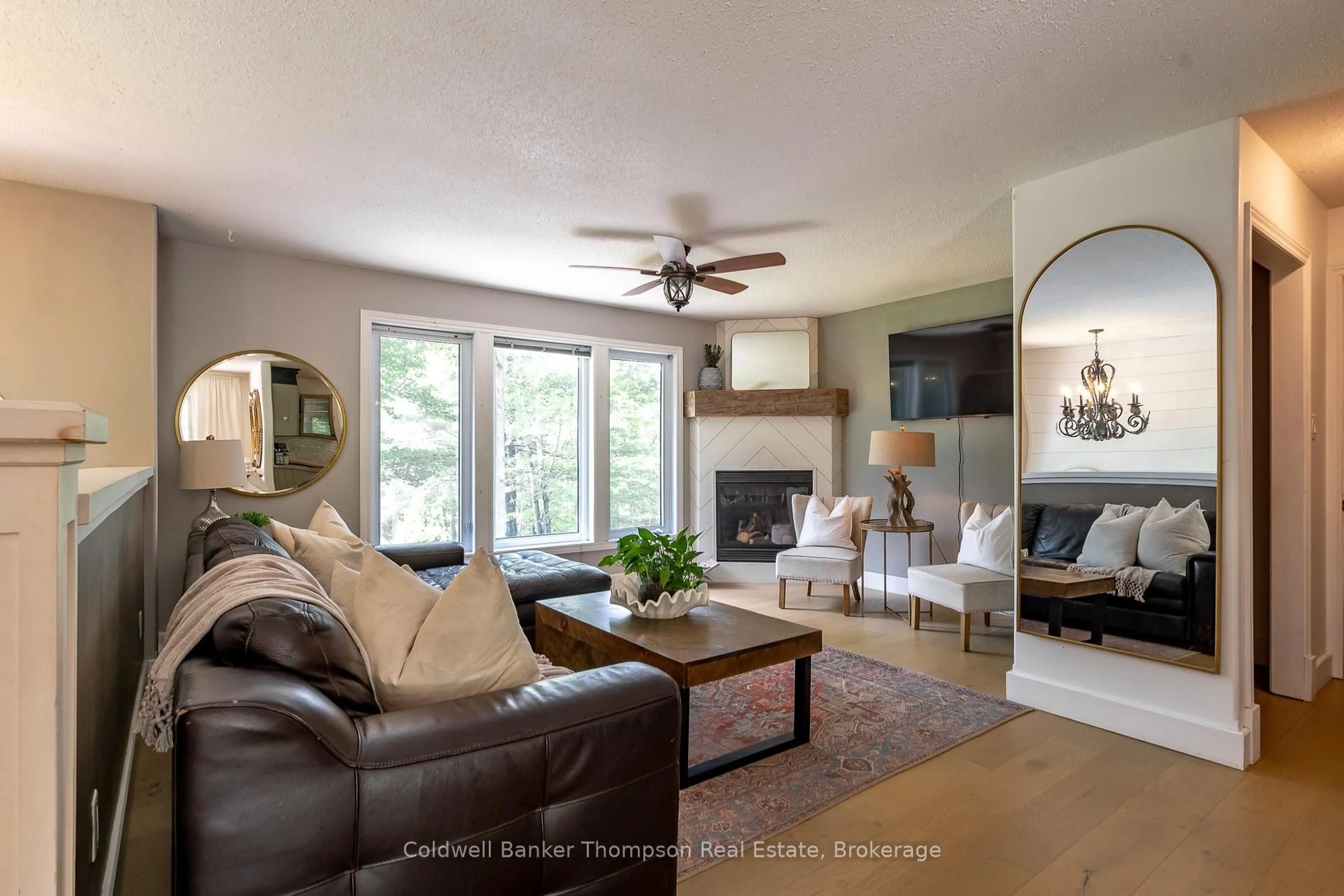 Living room with furniture, unknown for 791 Old Muskoka Rd, Huntsville Ontario P0B 1M0