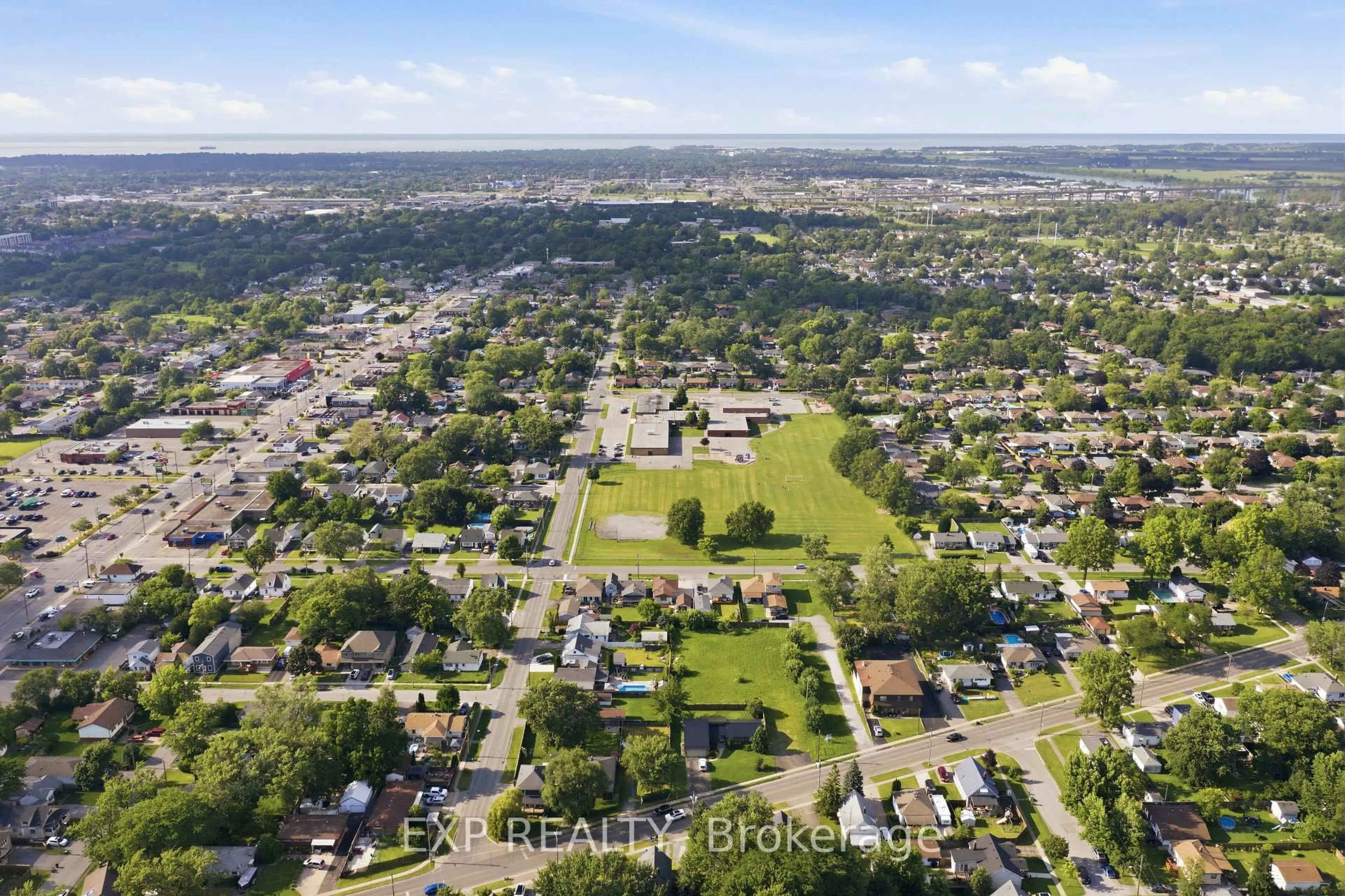 A pic from outside/outdoor area/front of a property/back of a property/a pic from drone, unknown for 29 Rockwood Ave, St. Catharines Ontario L2P 1E6