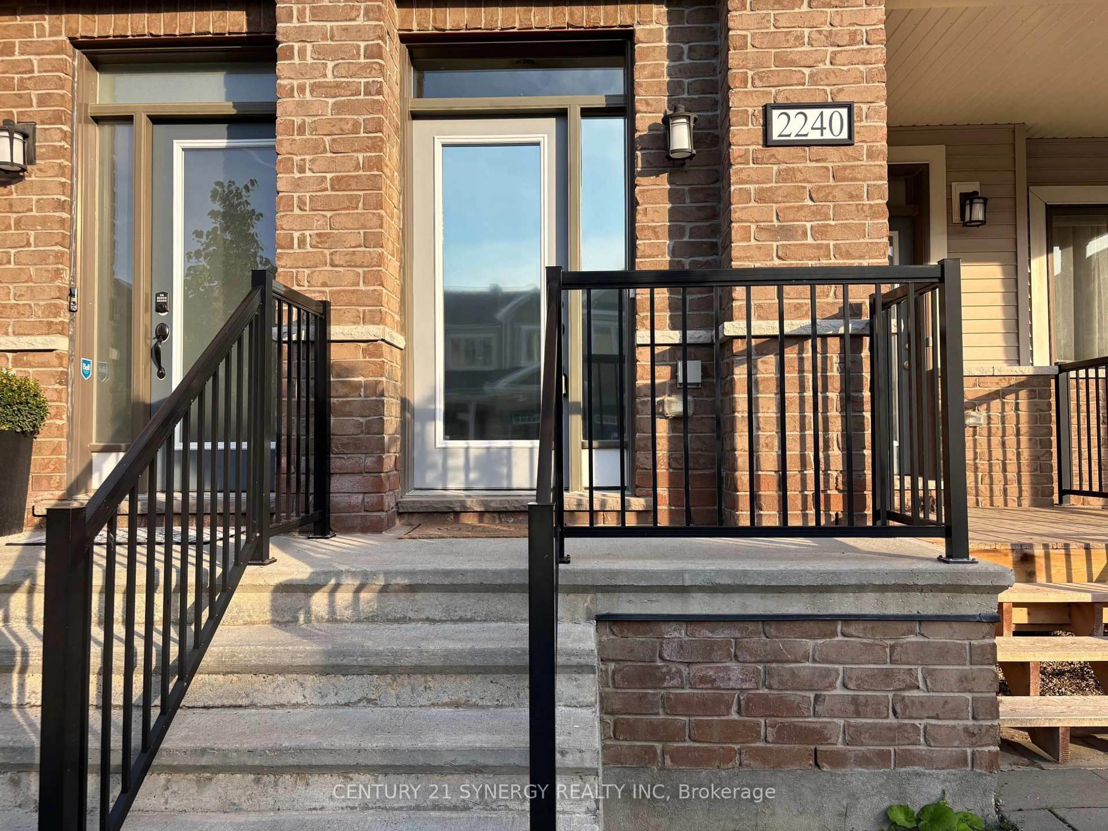 Indoor entryway for 2240 Watercolours Way, Ottawa Ontario K2J 6L3