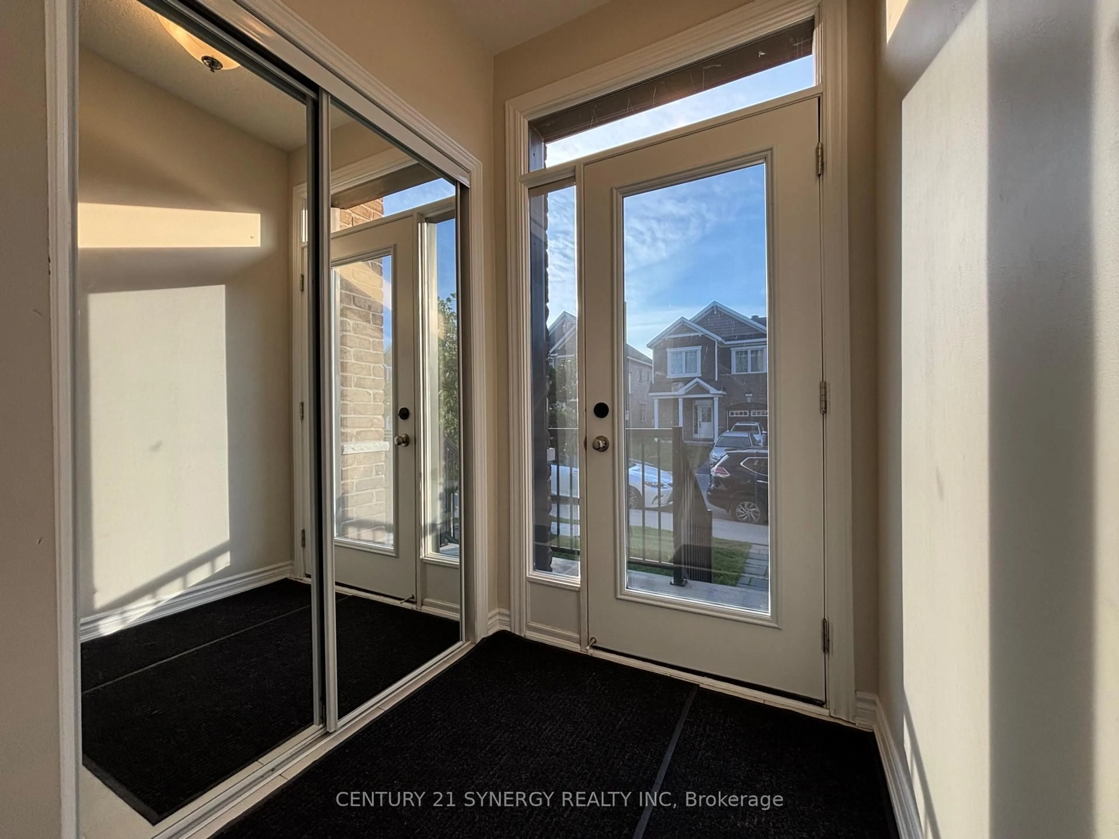 Indoor entryway for 2240 Watercolours Way, Ottawa Ontario K2J 6L3