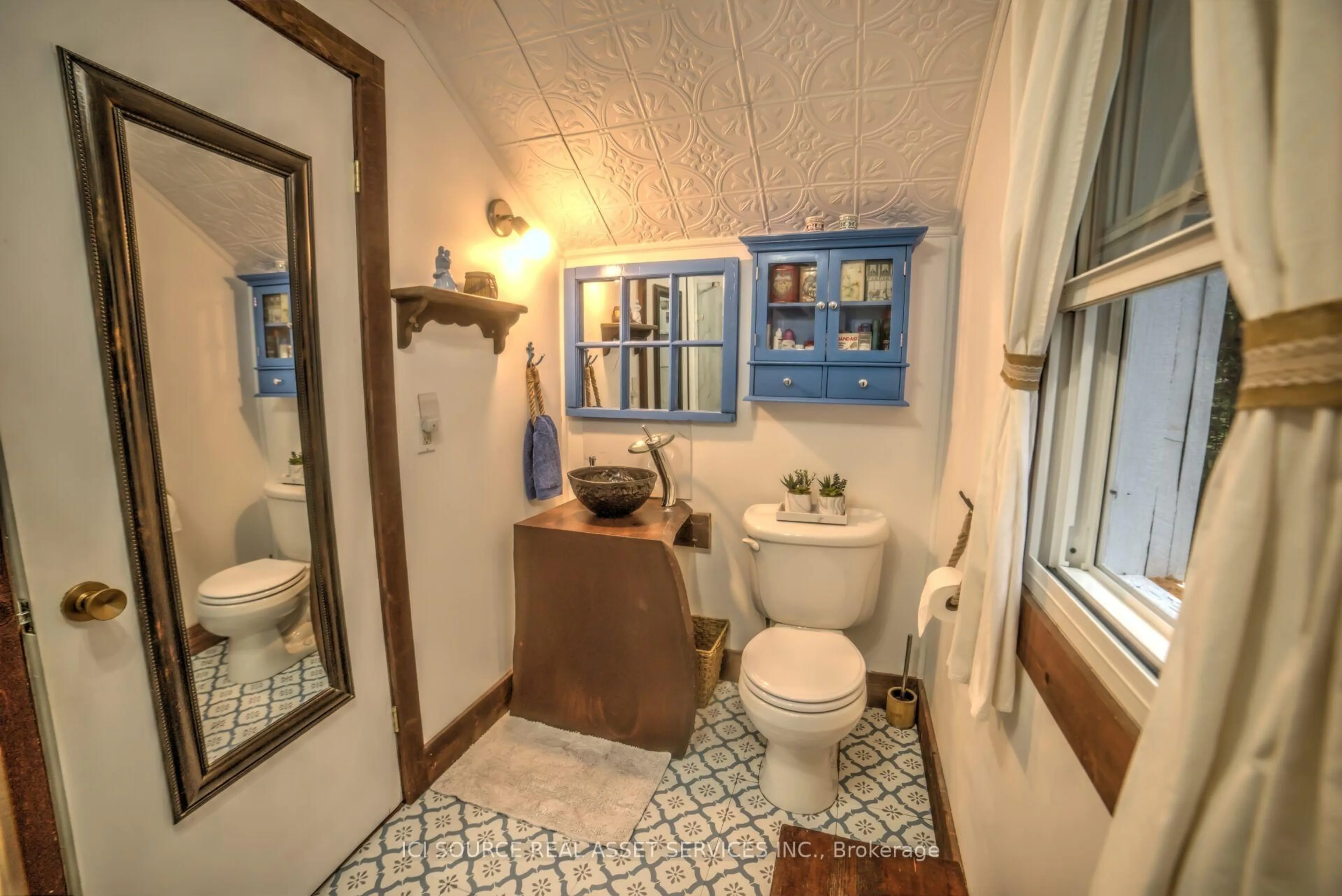 Standard bathroom, ceramic/tile floor for 1218 Milford Bay Rd #Unit 5, Muskoka Lakes Ontario P0B 1E0