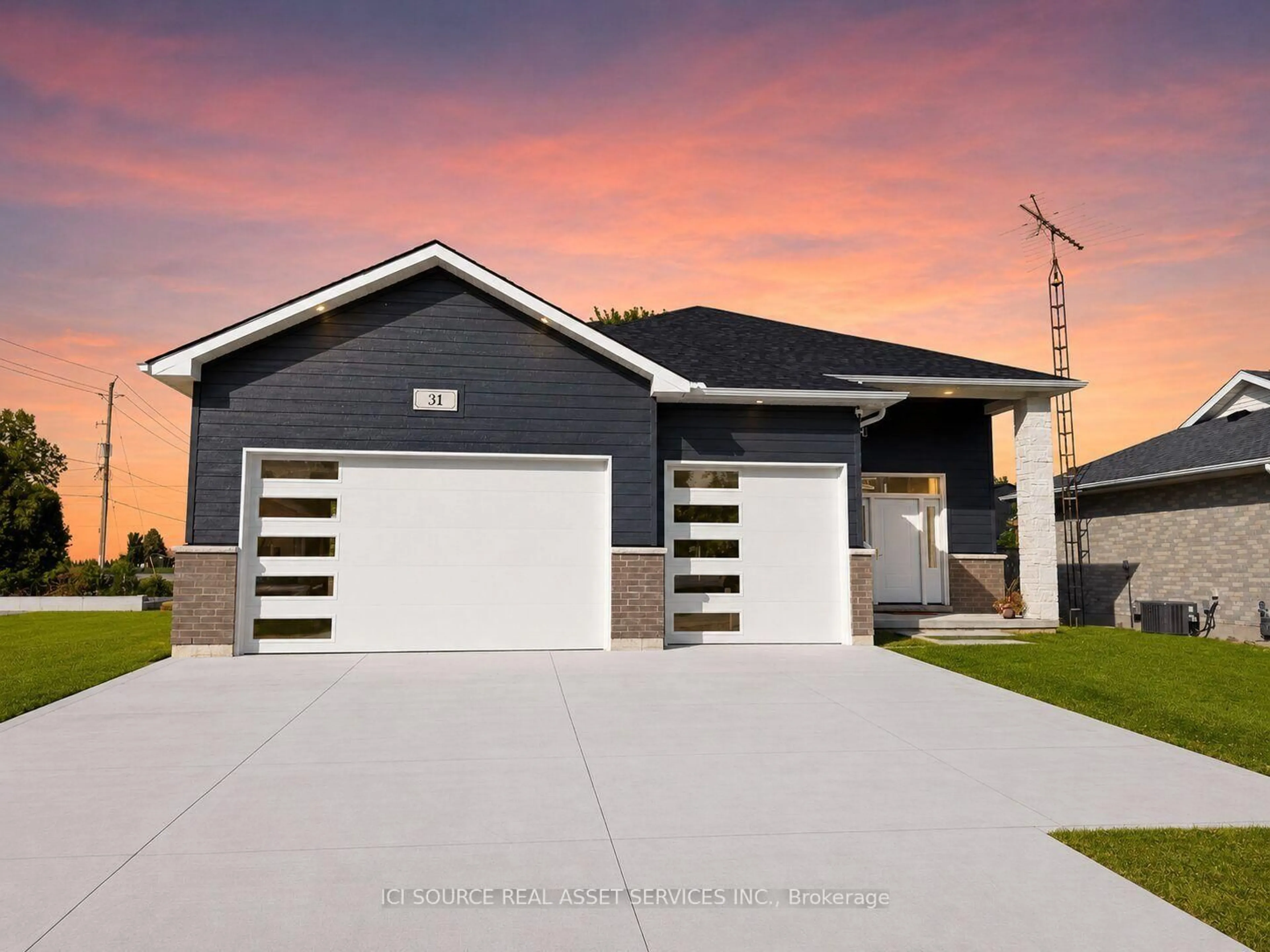 Home with brick exterior material, street for 31 Notre Dame St, Chatham-Kent Ontario N0P 1Z0