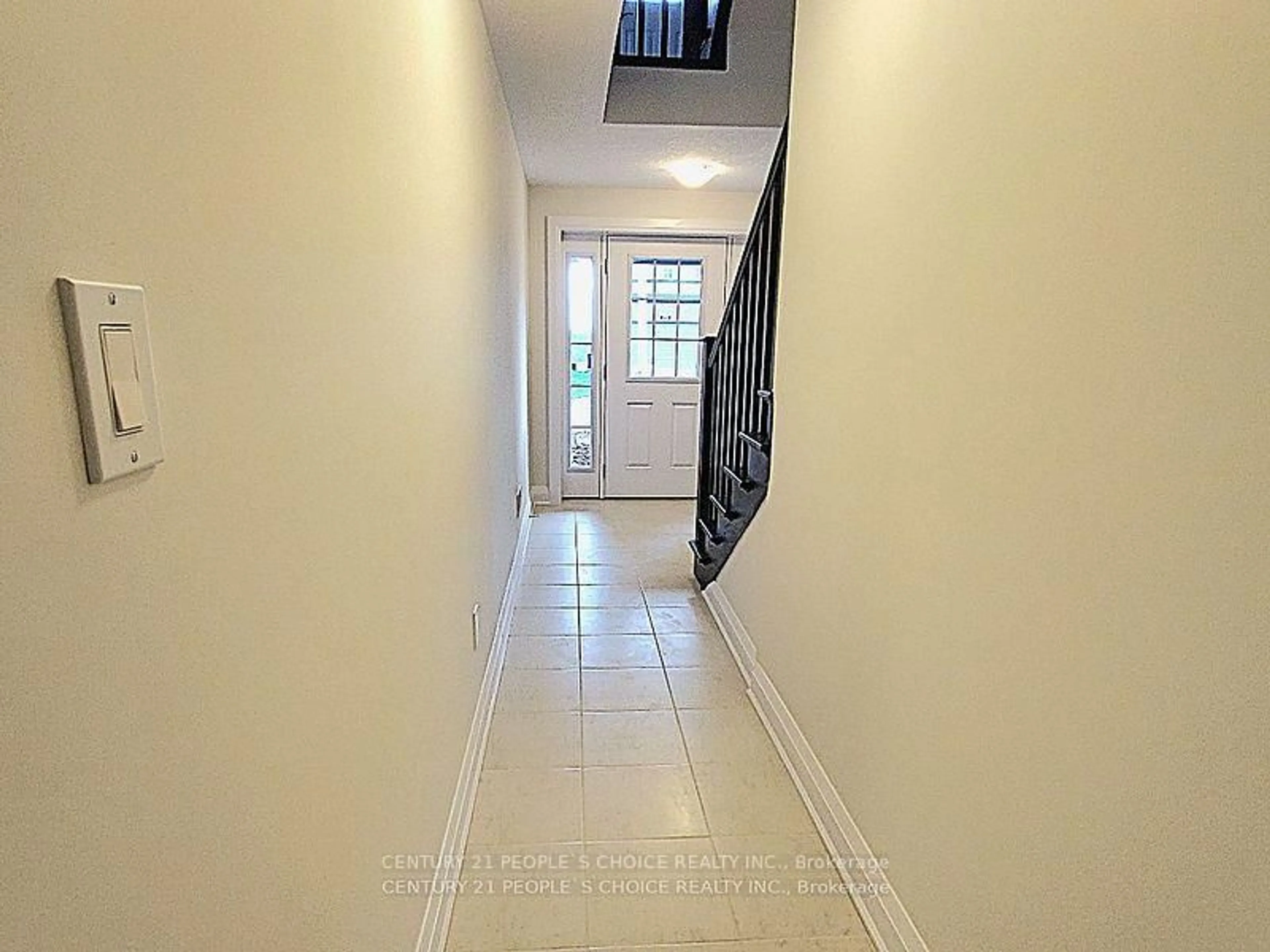 Indoor foyer for 255 Raspberry Pl, Waterloo Ontario N2V 0H3