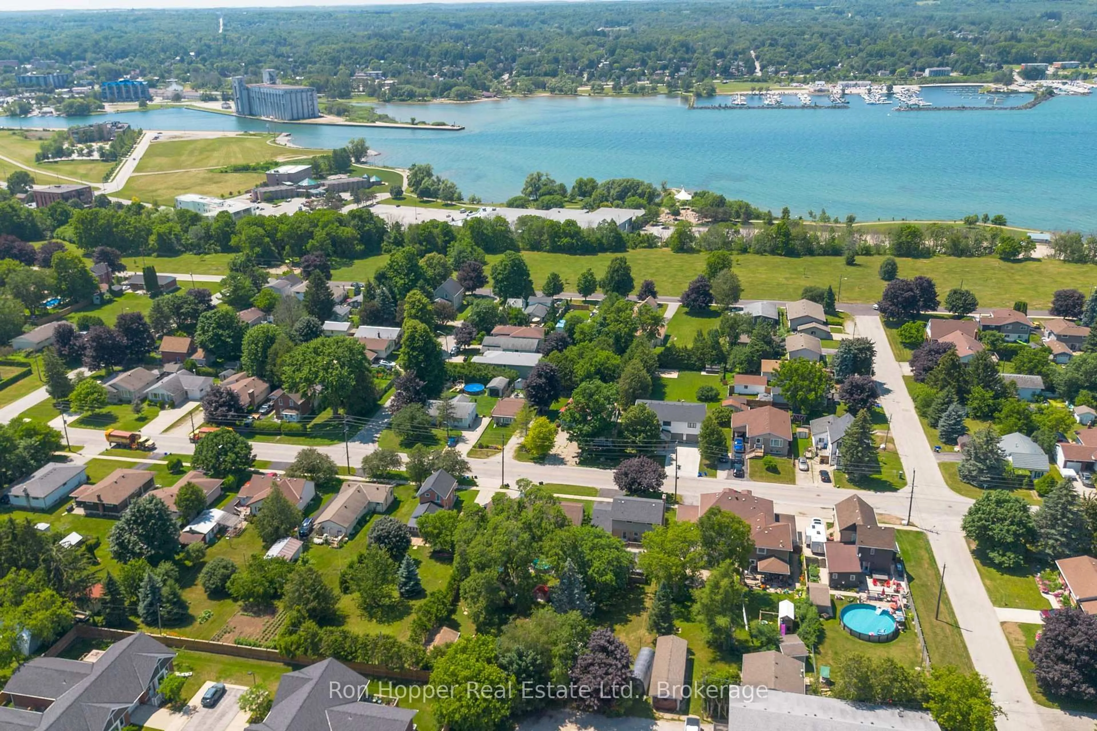 A pic from outside/outdoor area/front of a property/back of a property/a pic from drone, water/lake/river/ocean view for 1877 6th Ave, Owen Sound Ontario N4K 2W1