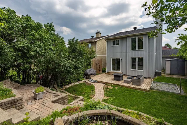 82 Fair Oaks Cres, Ottawa 3