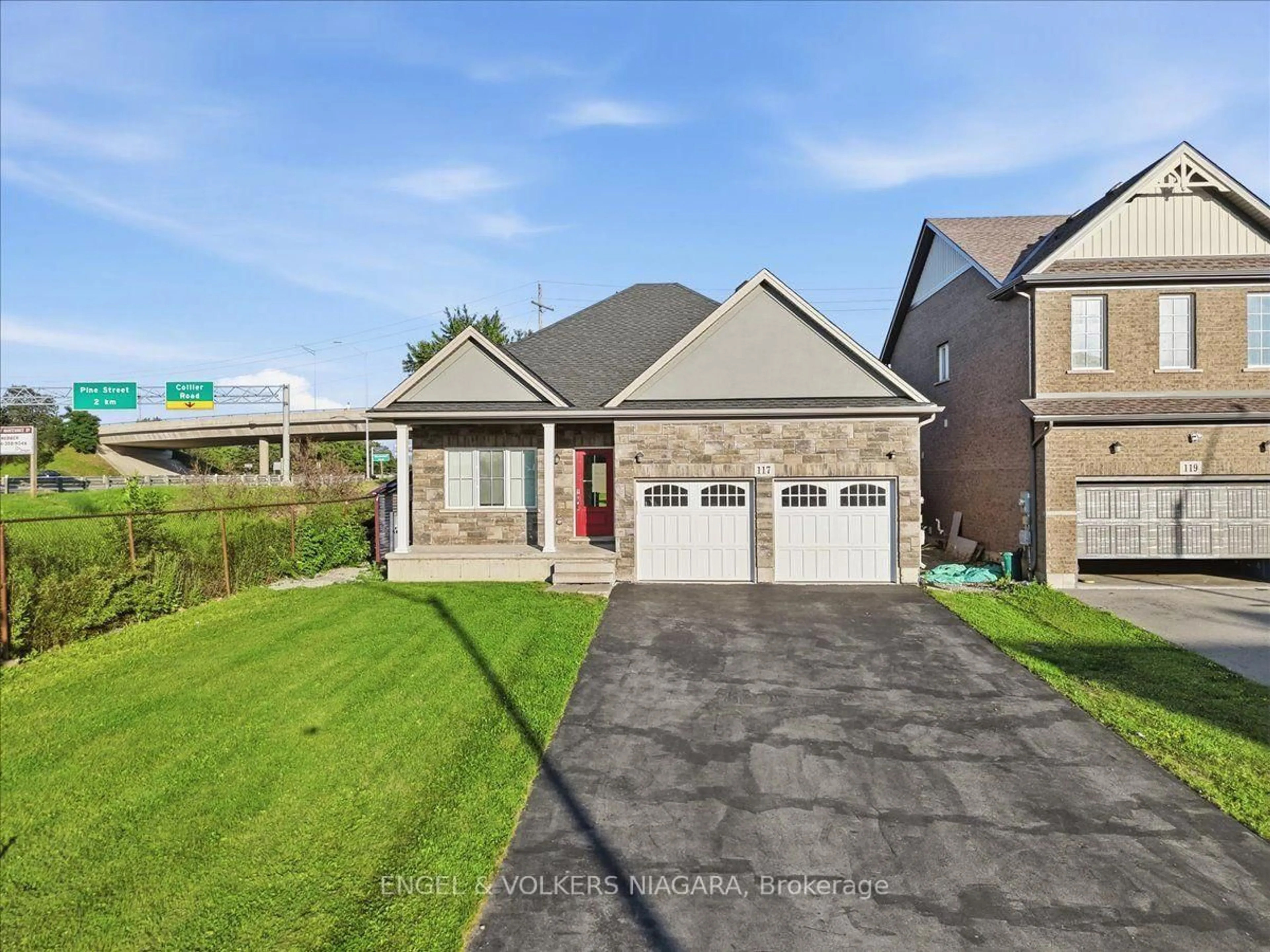 Home with brick exterior material, street for 117 Juneberry Rd, Thorold Ontario L2V 0H8
