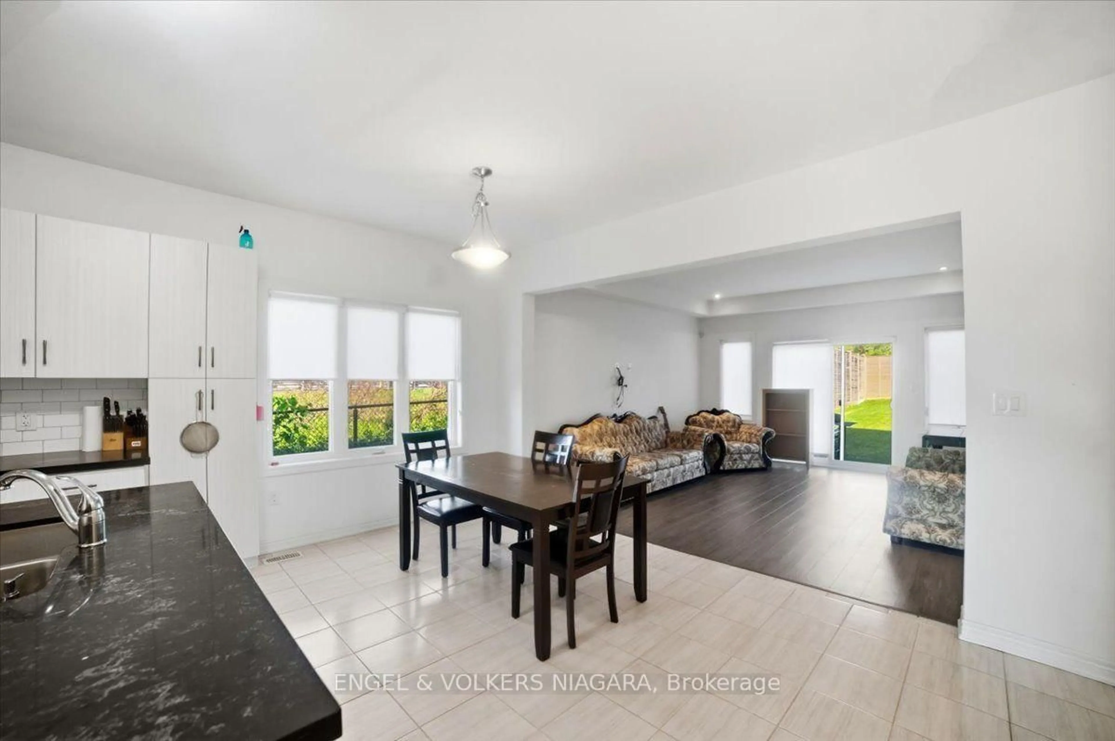 Unknown for 117 Juneberry Rd, Thorold Ontario L2V 0H8