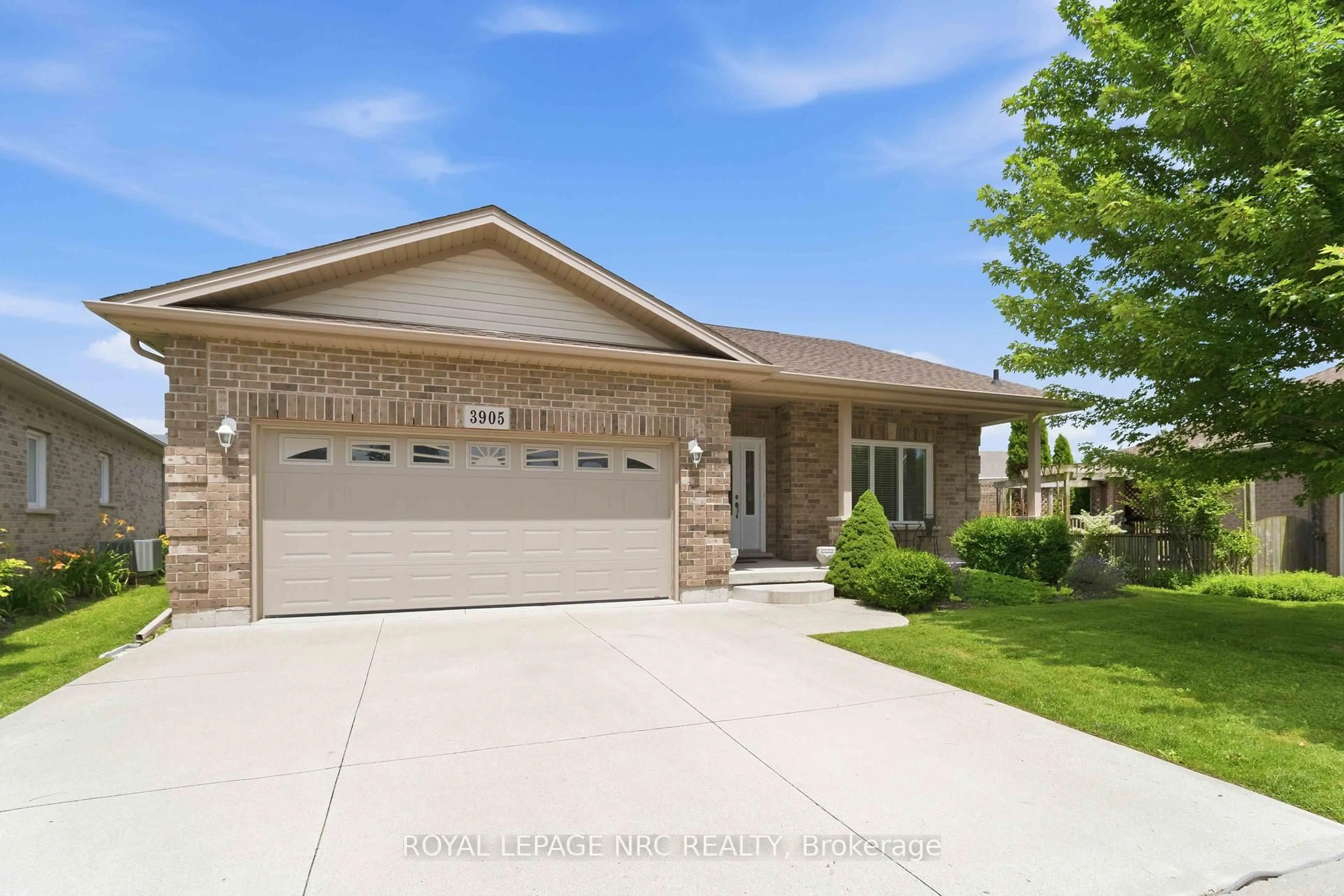 Home with brick exterior material, street for 3905 Rainbow Lane, Lincoln Ontario L0R 2C0