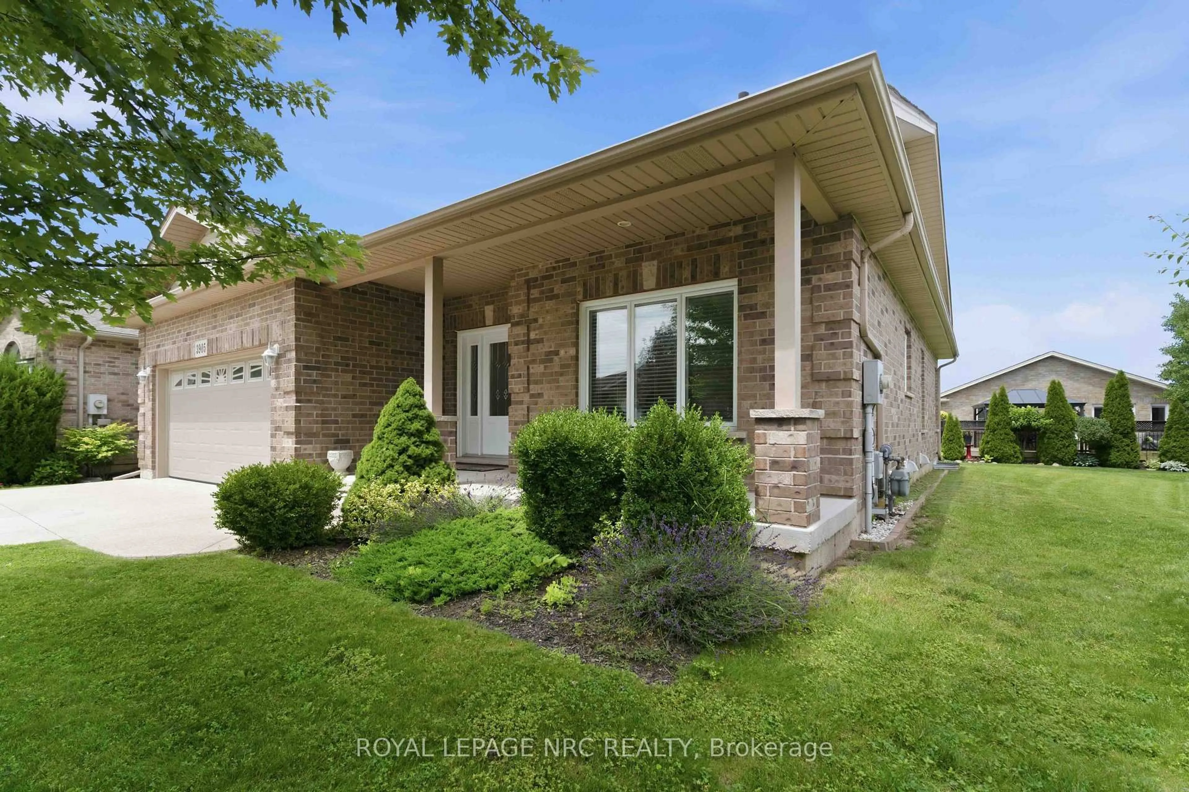 Home with brick exterior material, street for 3905 Rainbow Lane, Lincoln Ontario L0R 2C0