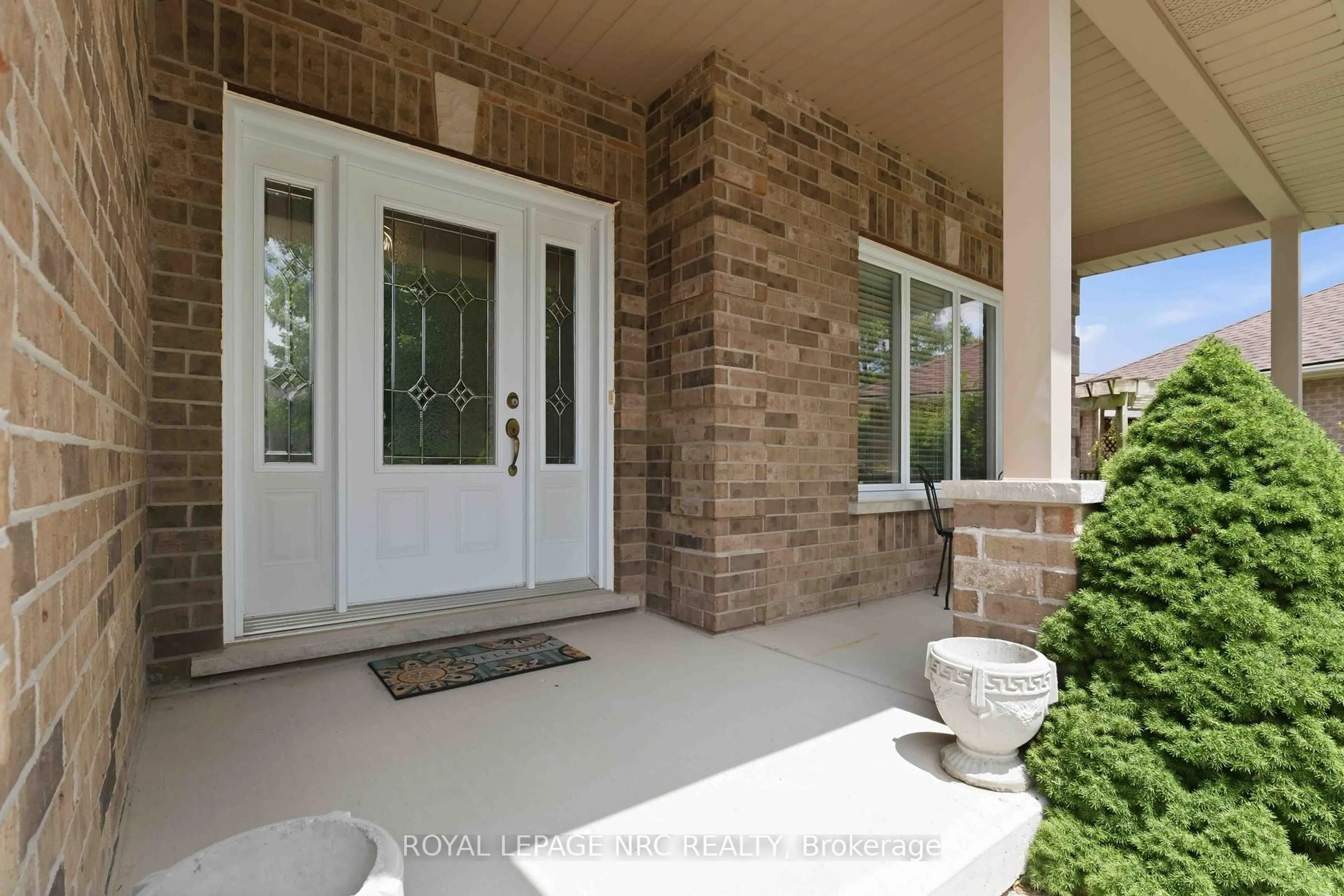Indoor entryway for 3905 Rainbow Lane, Lincoln Ontario L0R 2C0