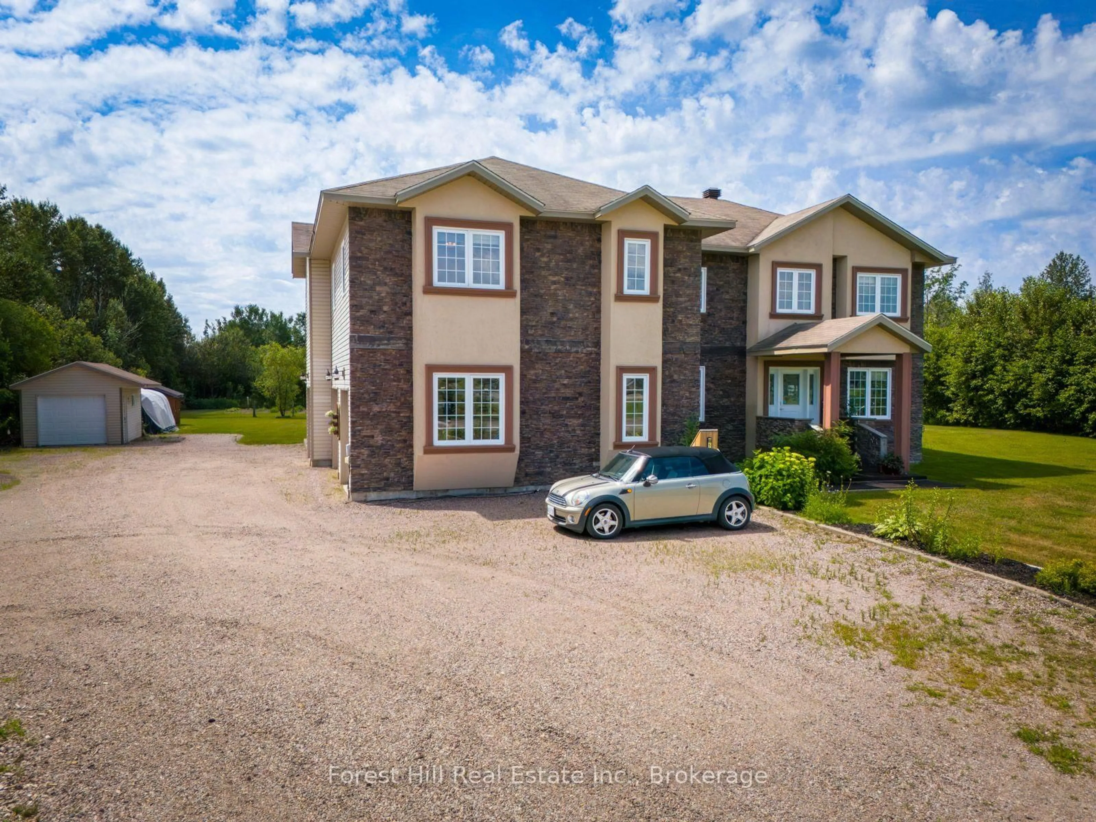 A pic from outside/outdoor area/front of a property/back of a property/a pic from drone, street for 512 Salter St, West Nipissing Ontario P2B 2T4