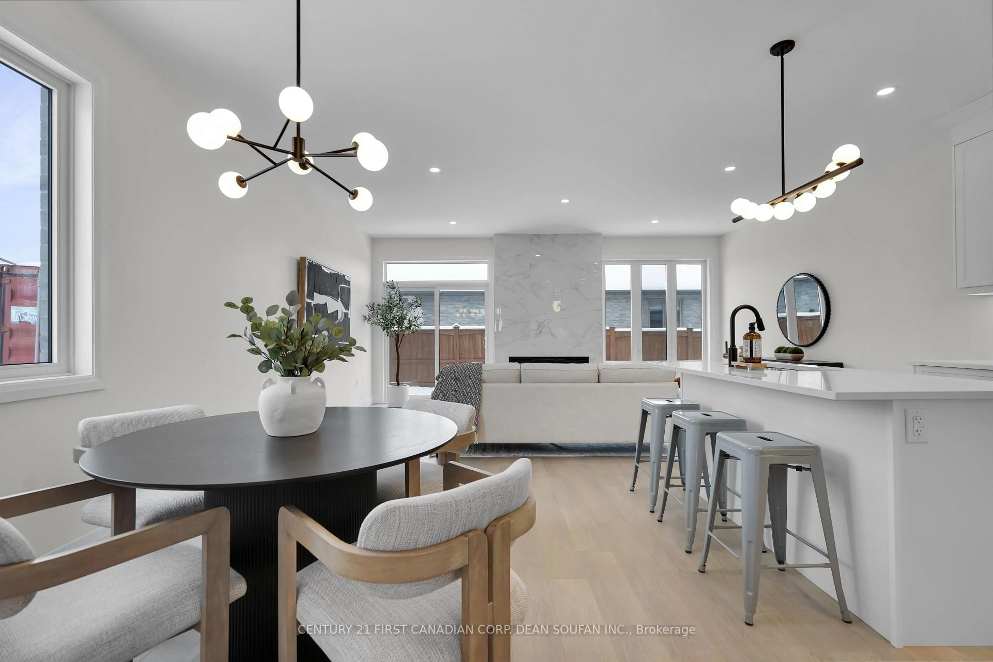 Contemporary kitchen, unknown for 877 CATALPA Sq, London North Ontario N6G 4A5