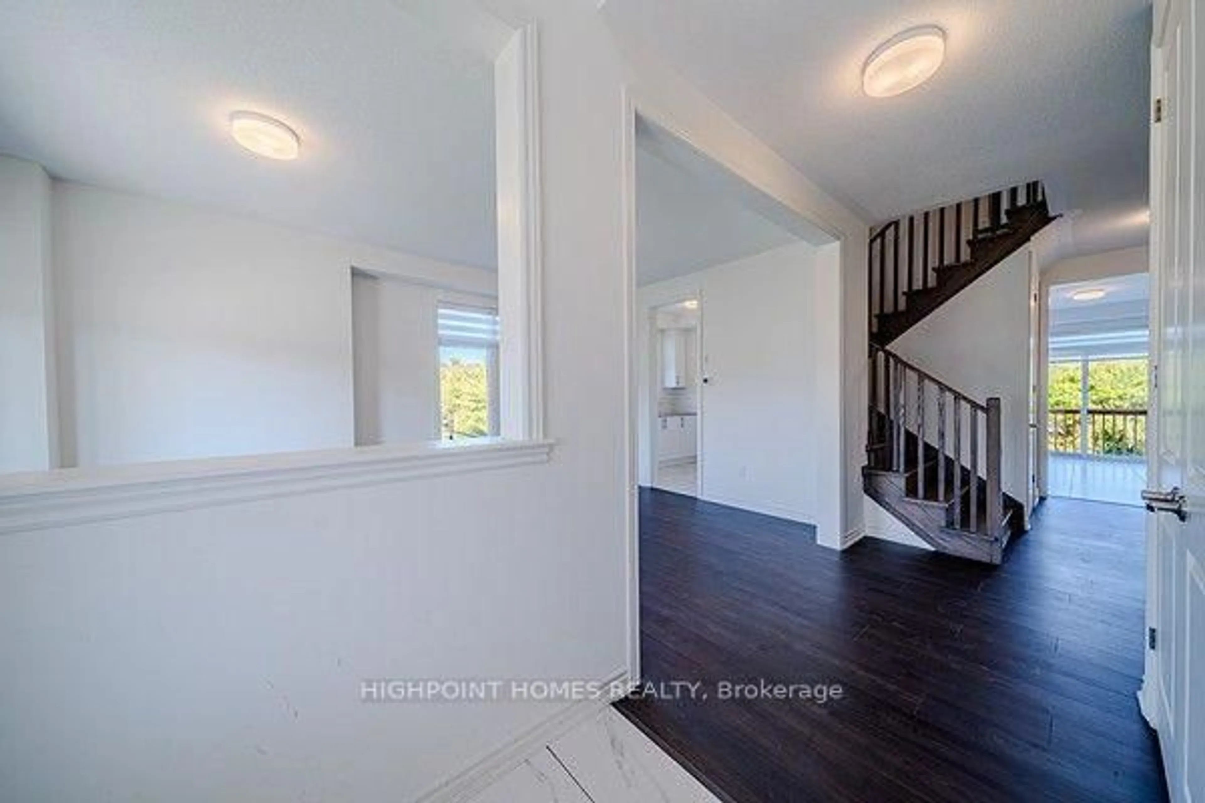 Indoor entryway for 512 Trevor St, Cobourg Ontario K9A 4J5