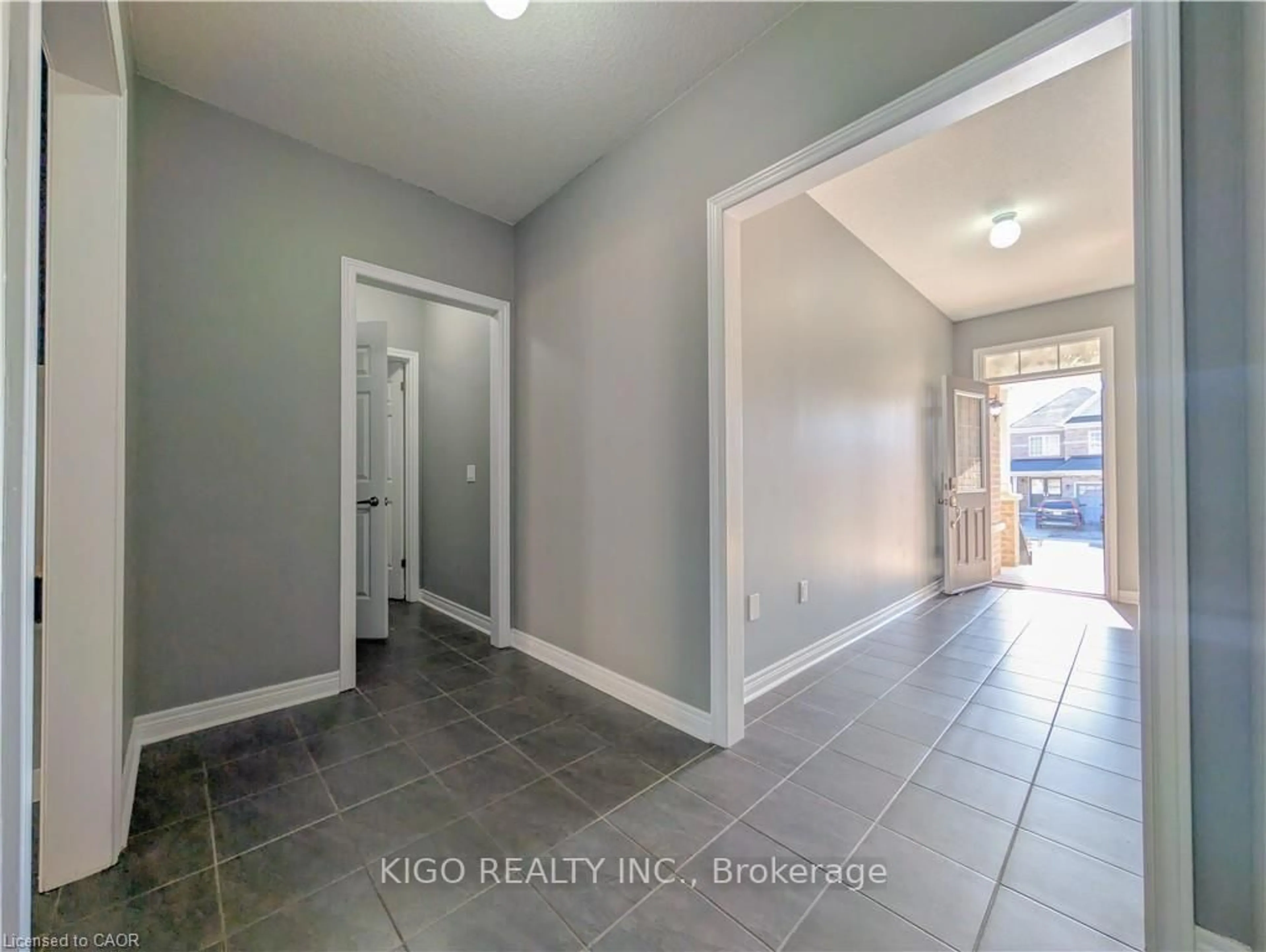Indoor entryway for 520 Baldwin Cres, Woodstock Ontario N4T 0G4
