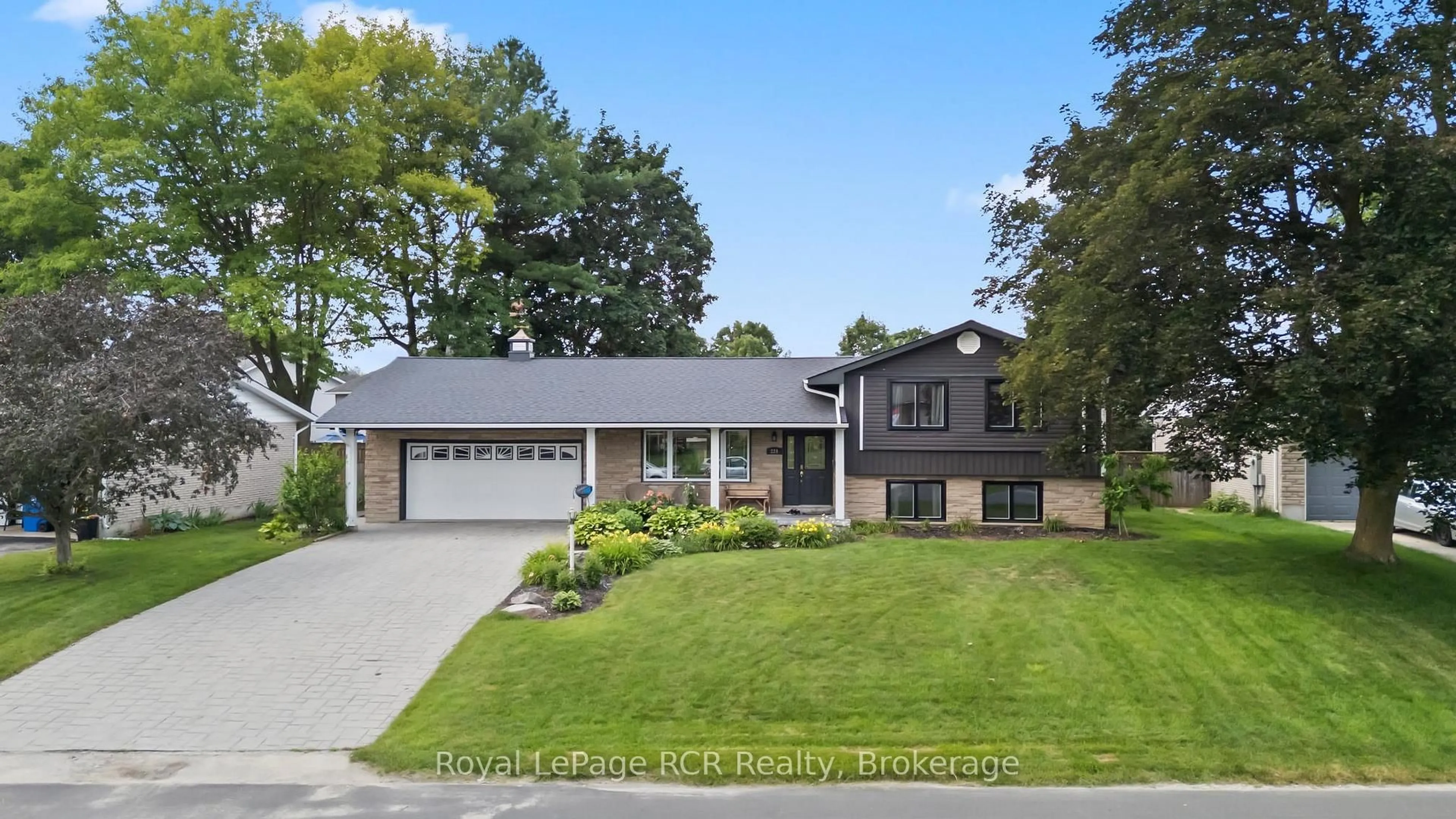 Home with brick exterior material, street for 224 4th Ave, Hanover Ontario N4N 2B5