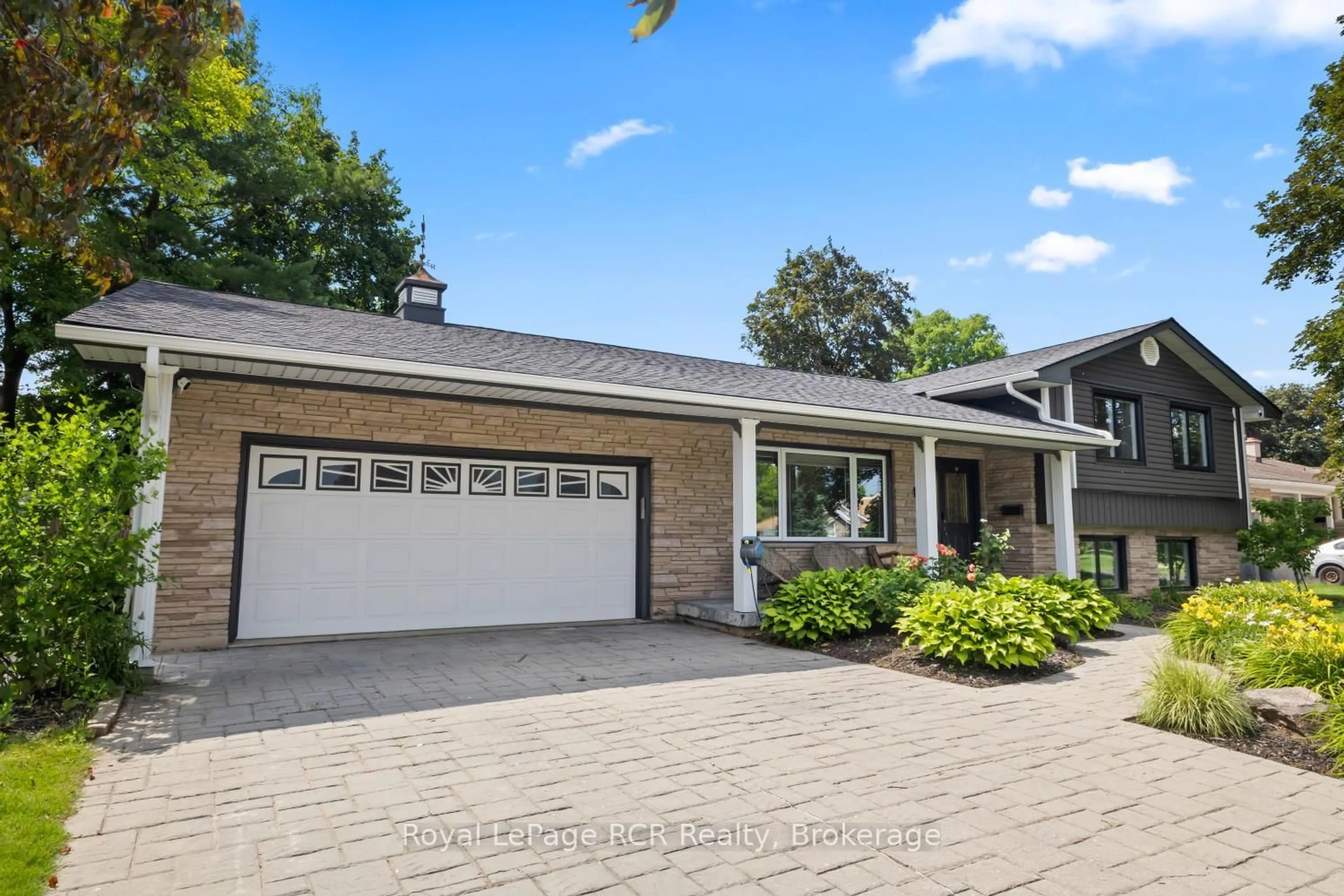 Home with brick exterior material, street for 224 4th Ave, Hanover Ontario N4N 2B5
