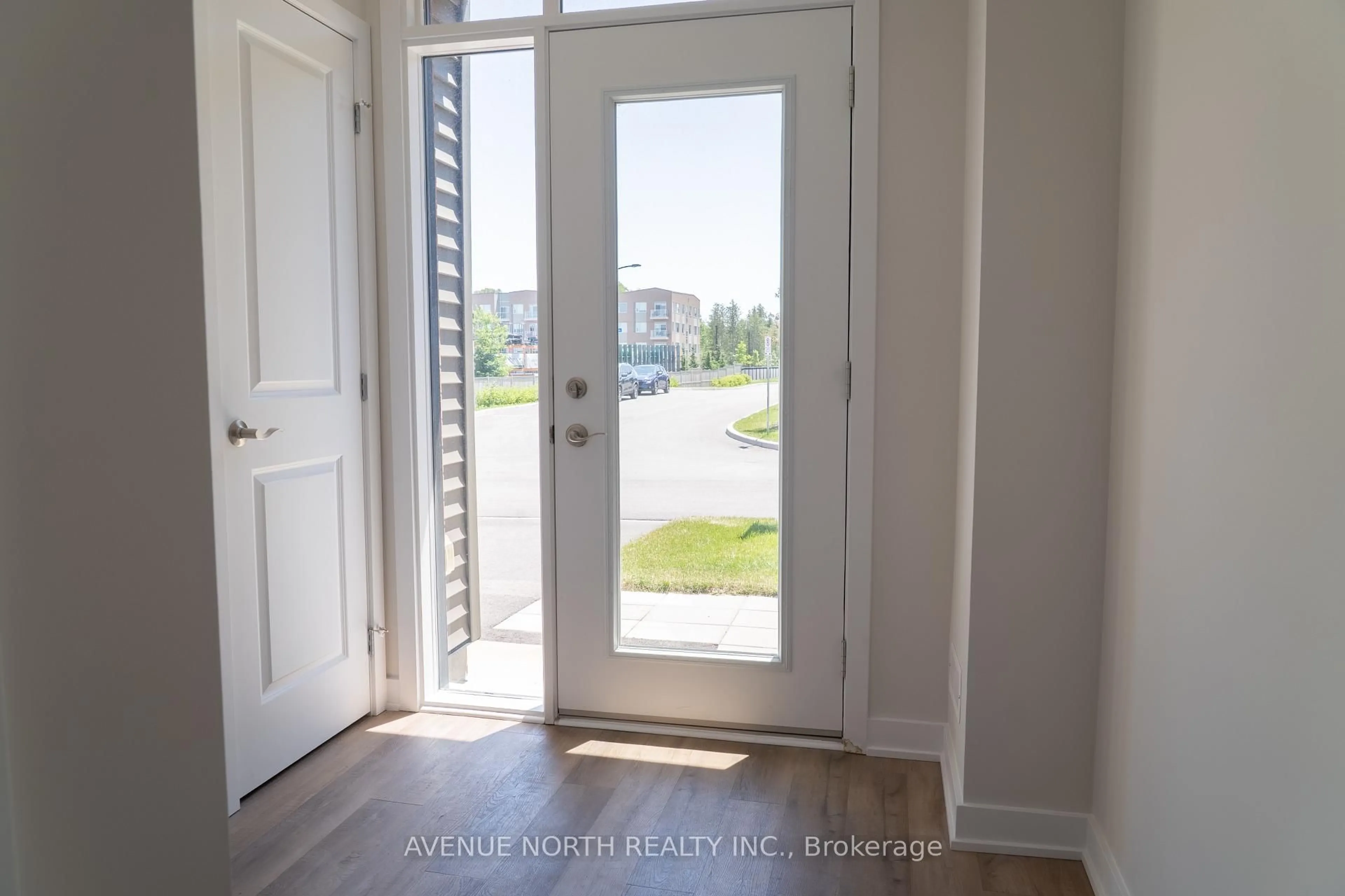 Indoor entryway for 650 Corporal Private, Ottawa Ontario K1X 0M7