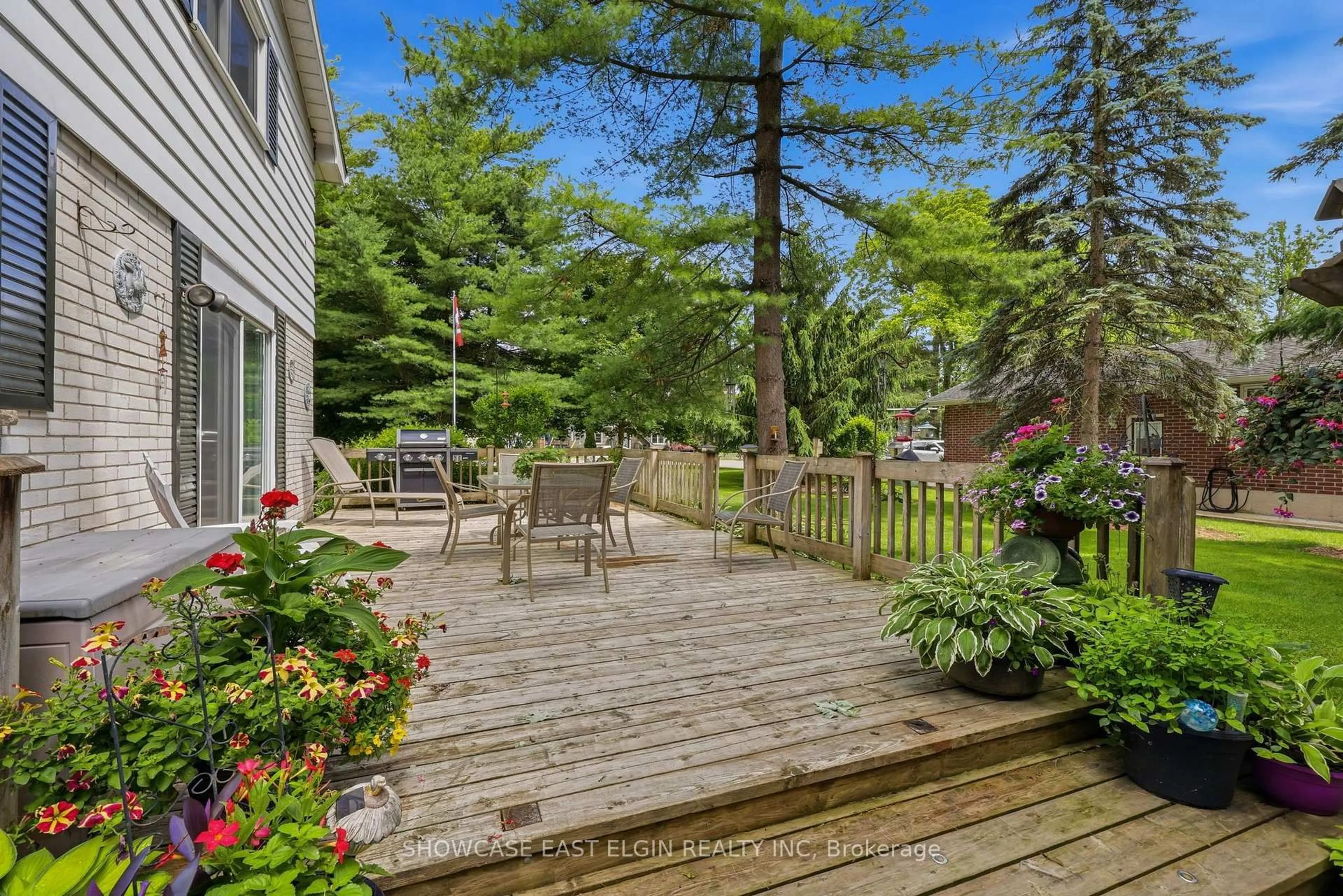 Patio, unknown for 10 Pierce St, Aylmer Ontario N5H 2P1