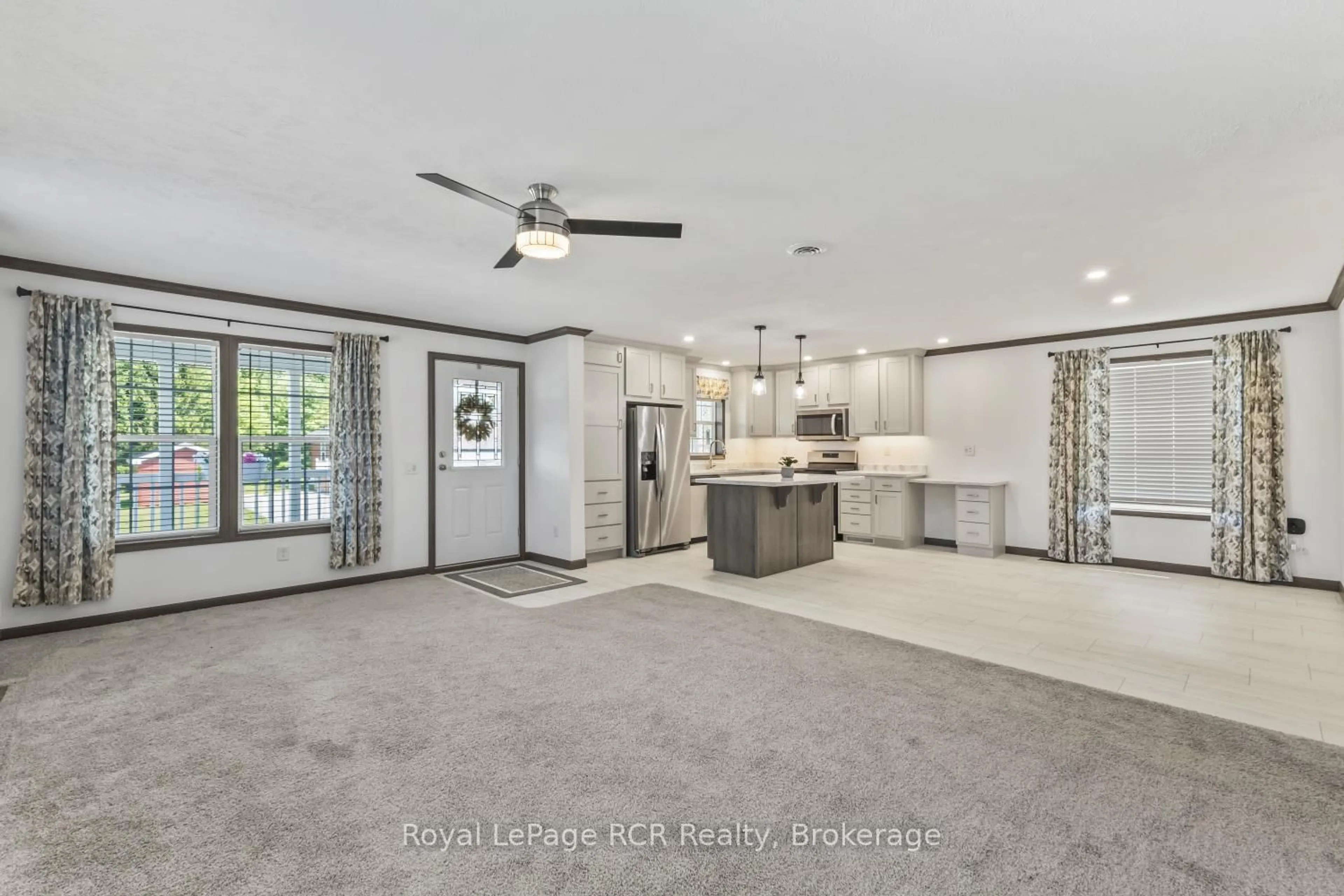 Open concept kitchen, ceramic/tile floor for 206 Spruce Dr, West Grey Ontario N4N 3B8