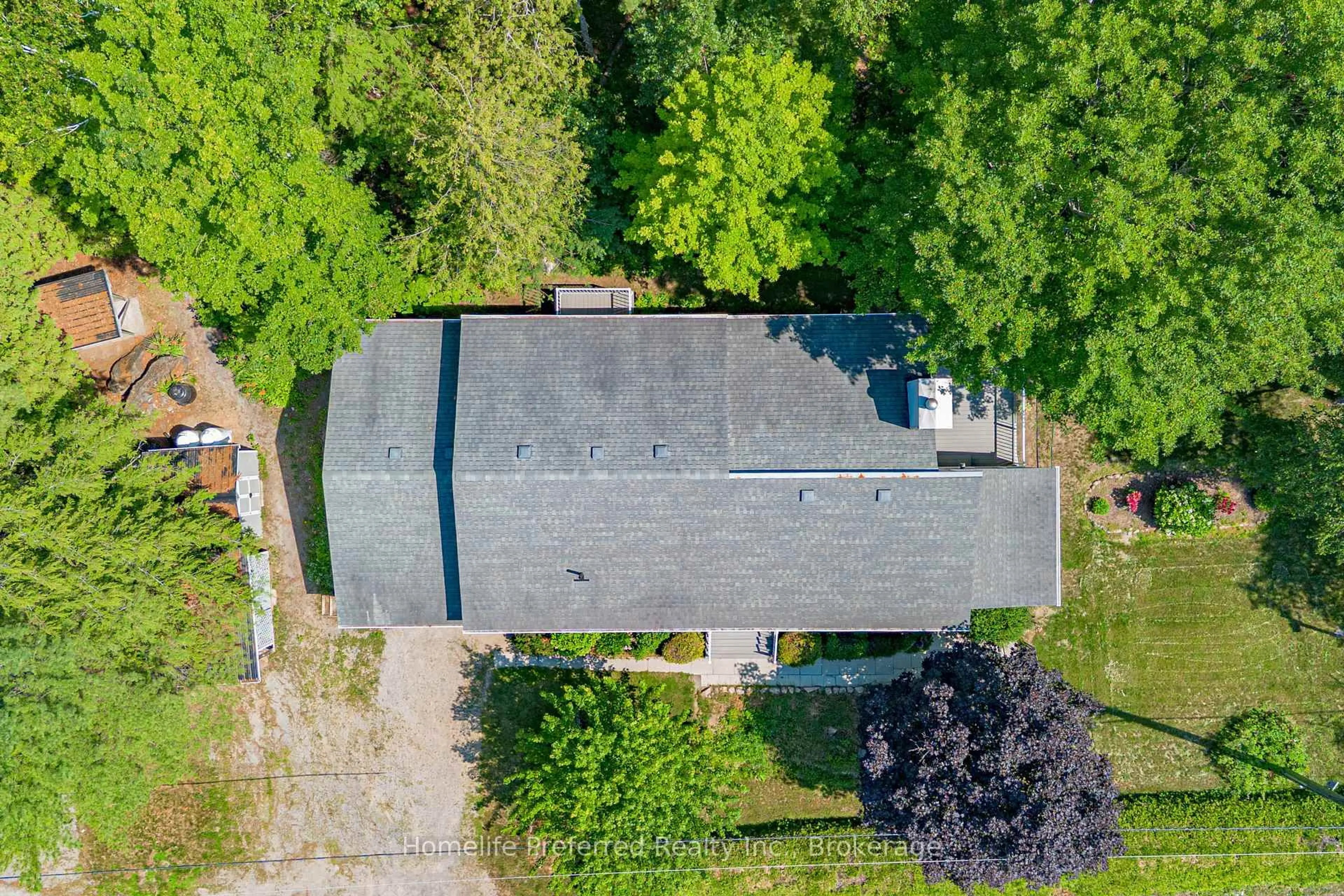 A pic from outside/outdoor area/front of a property/back of a property/a pic from drone, building for 469 SKENE Rd, Hastings Ontario K0L 1W0