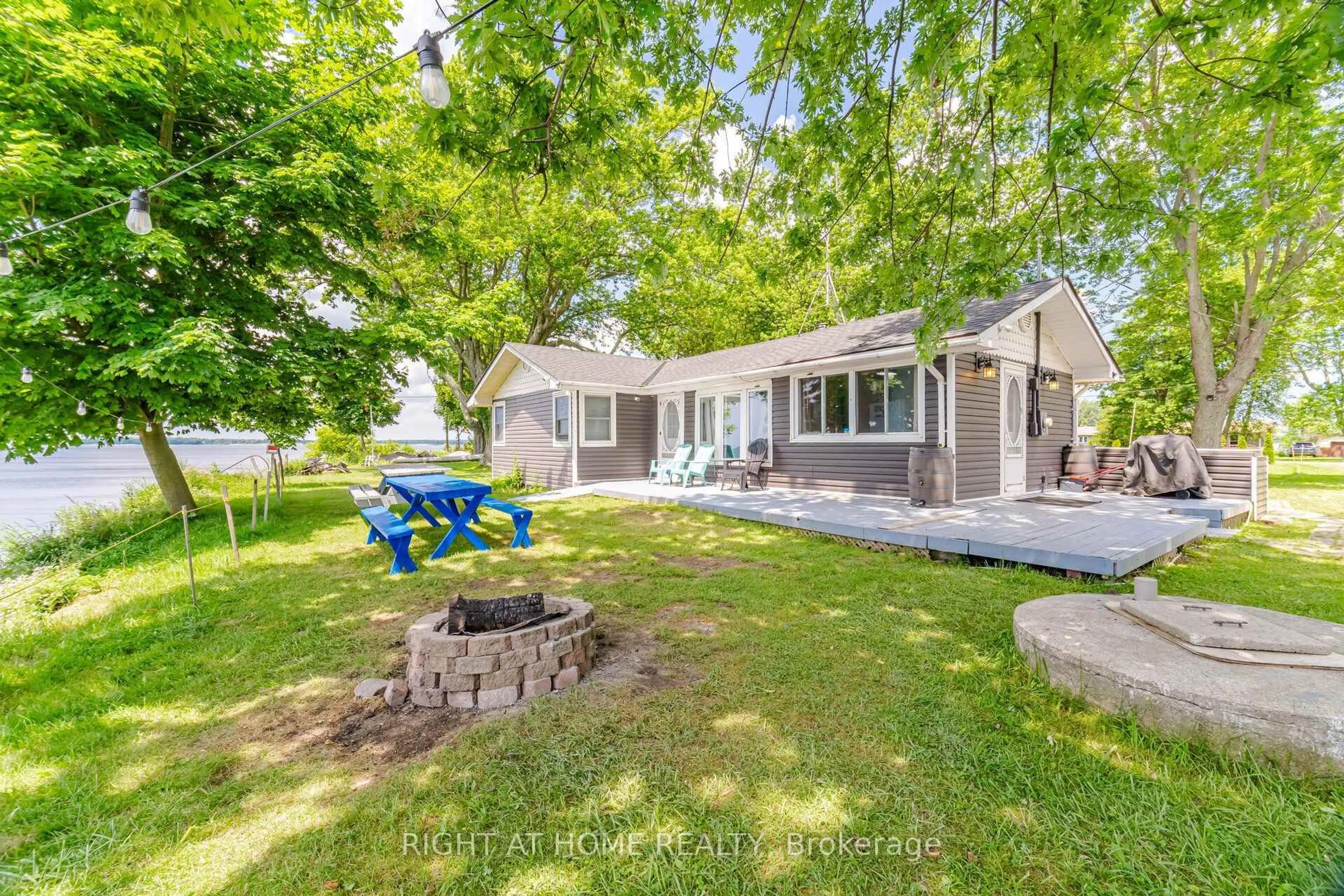 Patio, unknown for 33 Derner Line, Haldimand Ontario N0A 1K0
