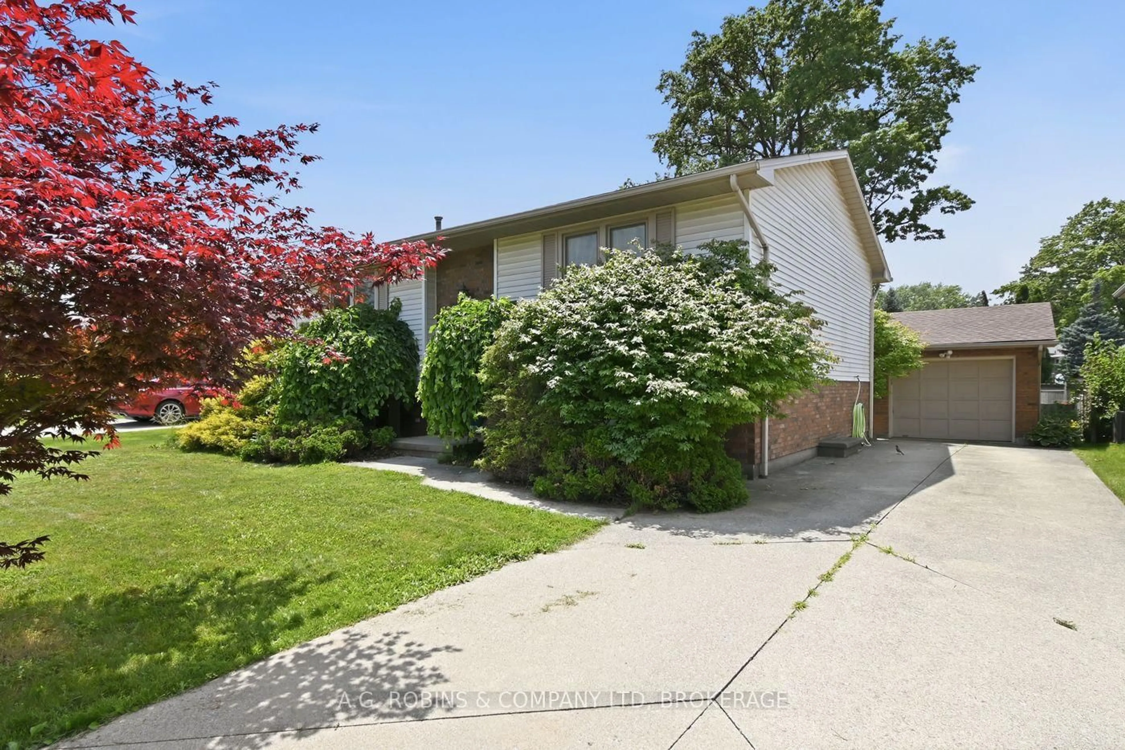 Unknown for 46 Dundonald St, St. Catharines Ontario L2P 3V6