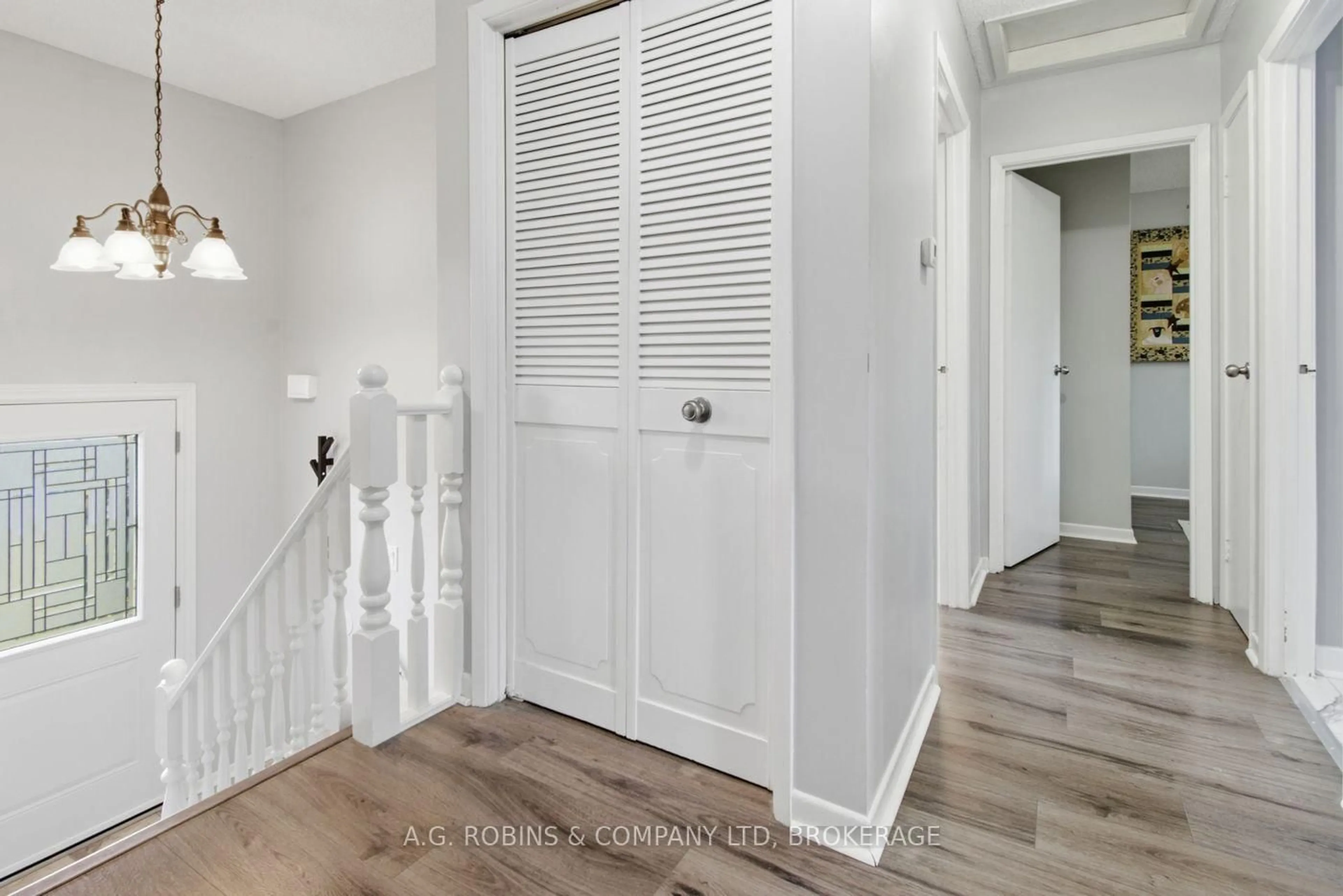 Indoor entryway for 46 Dundonald St, St. Catharines Ontario L2P 3V6