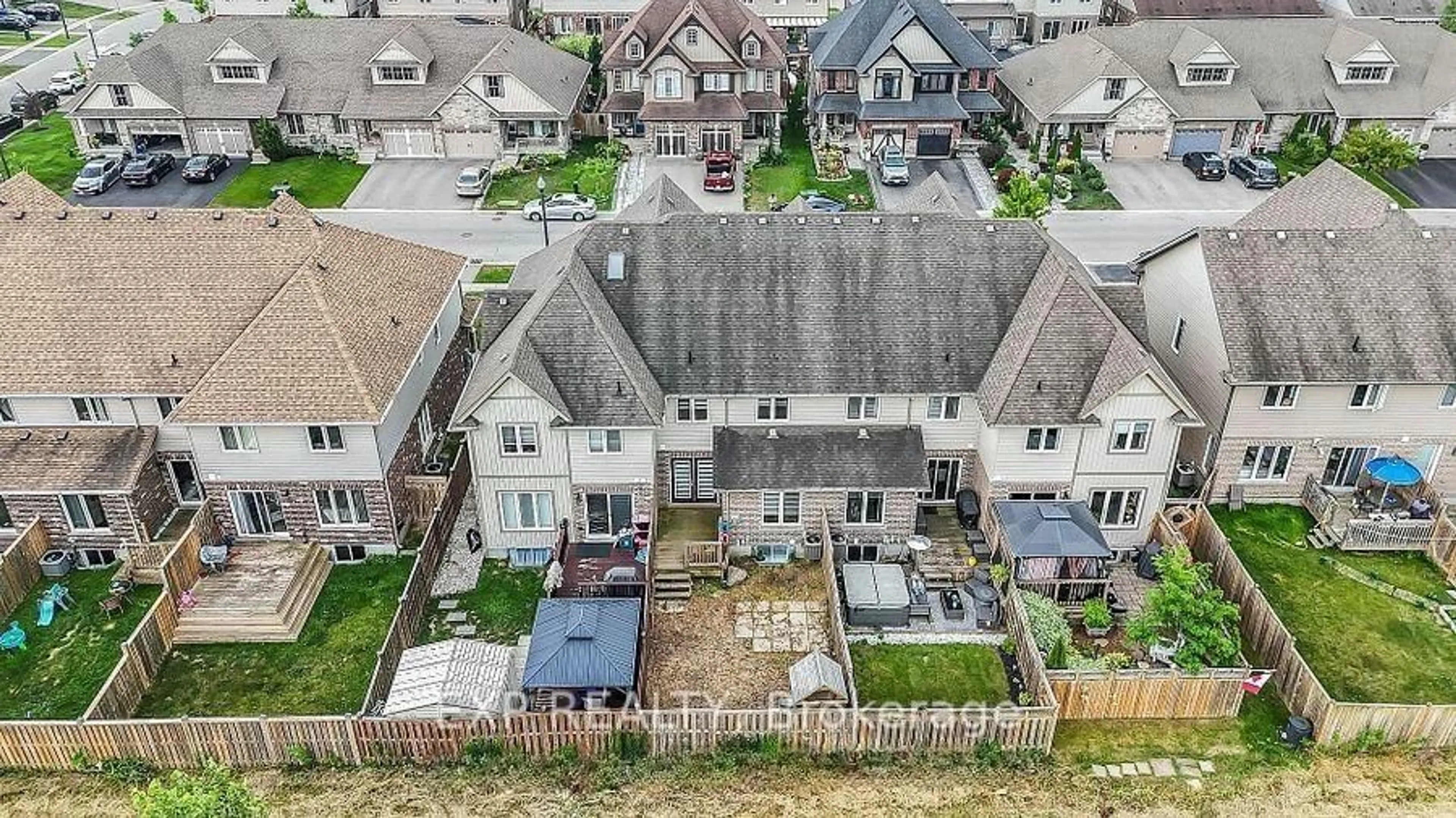 A pic from outside/outdoor area/front of a property/back of a property/a pic from drone, street for 1441 Dunkirk Ave, Woodstock Ontario N4T 0J6