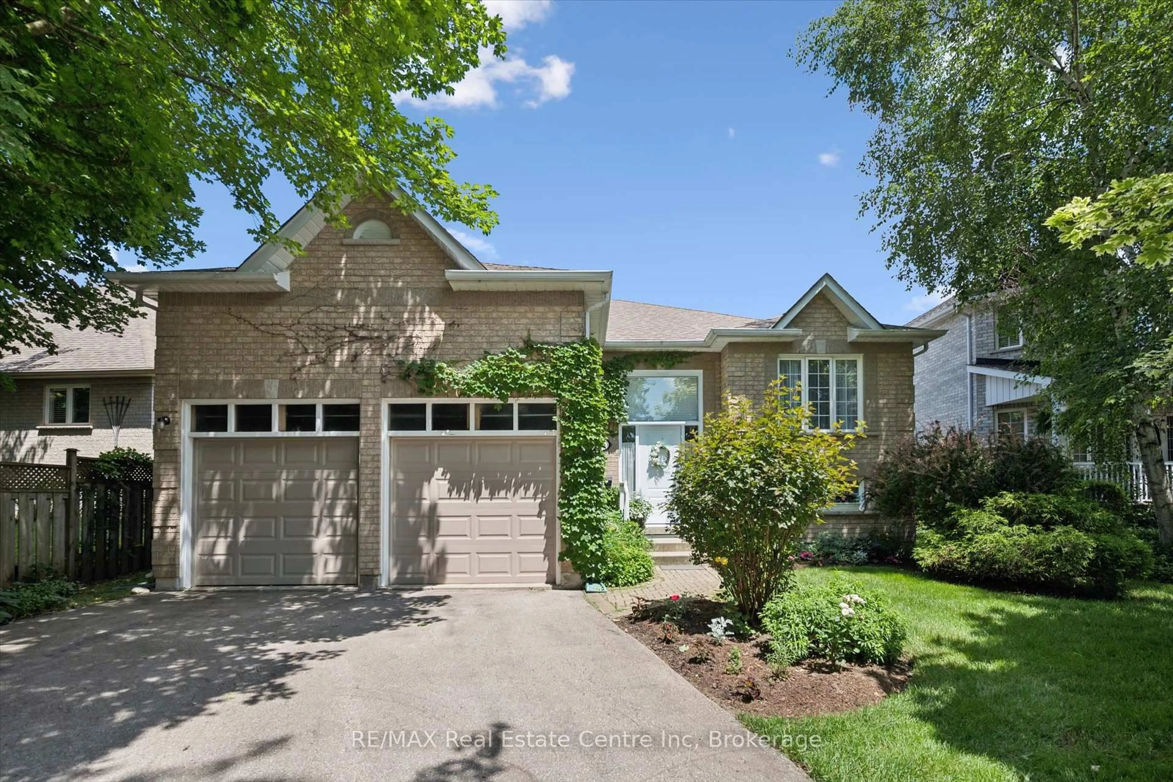 Home with brick exterior material, street for 45 Braeside Rd, Centre Wellington Ontario N1M 2V1