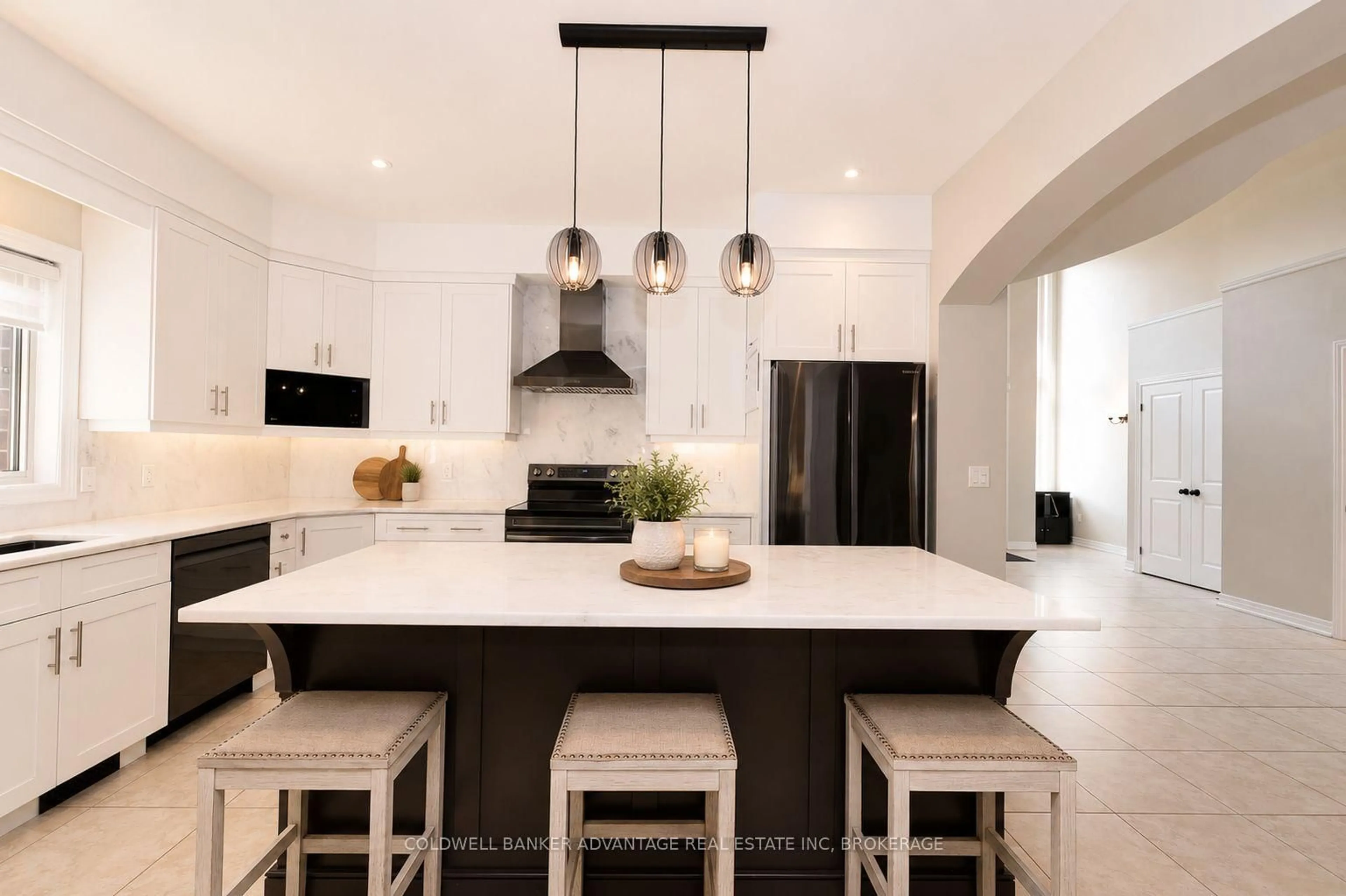 Contemporary kitchen, ceramic/tile floor for 395 Michael Dr, Welland Ontario L3C 0A5