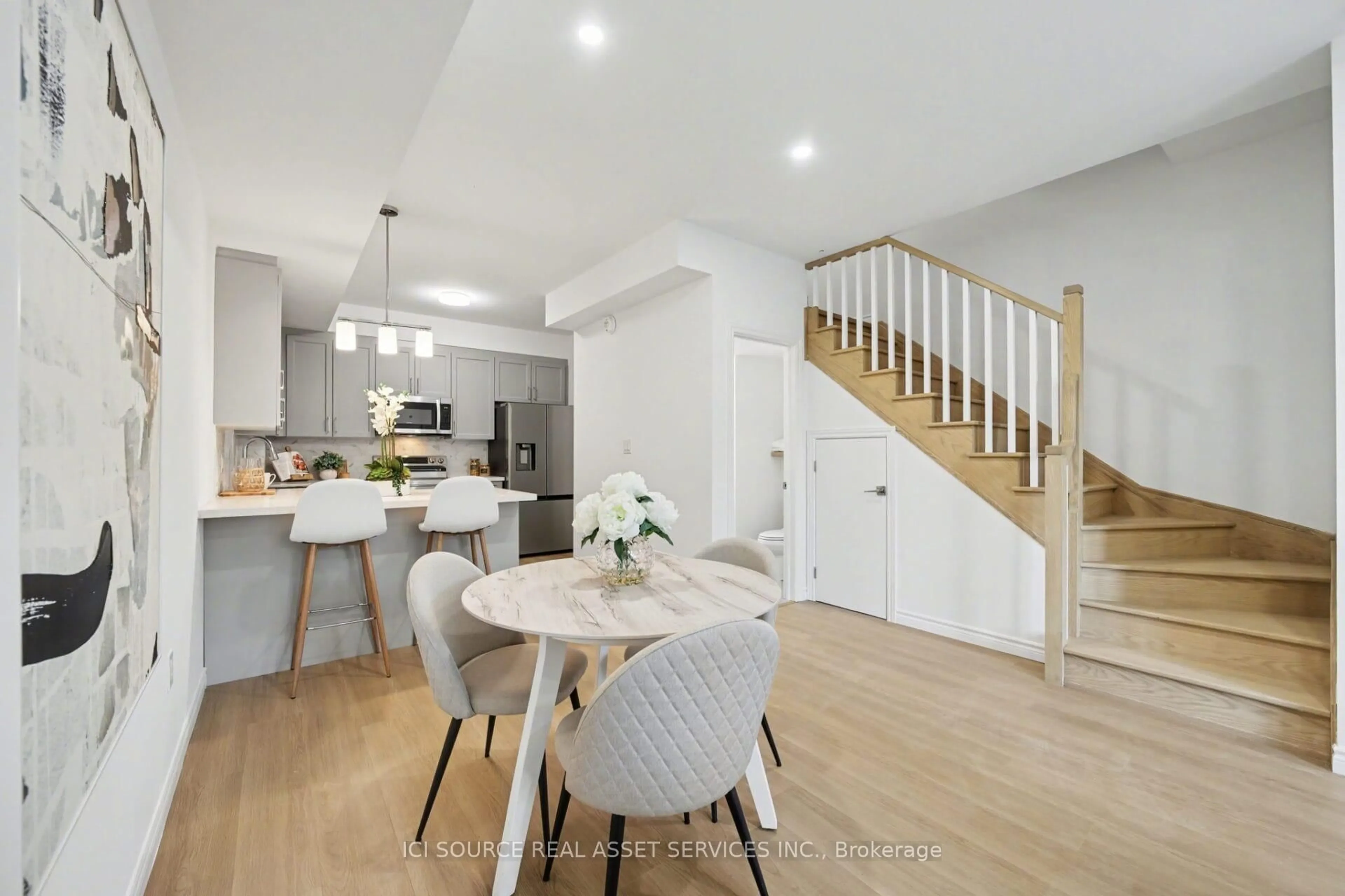 Open concept kitchen, unknown for 2 Slessor Blvd #10, Grimsby Ontario L3M 5J4