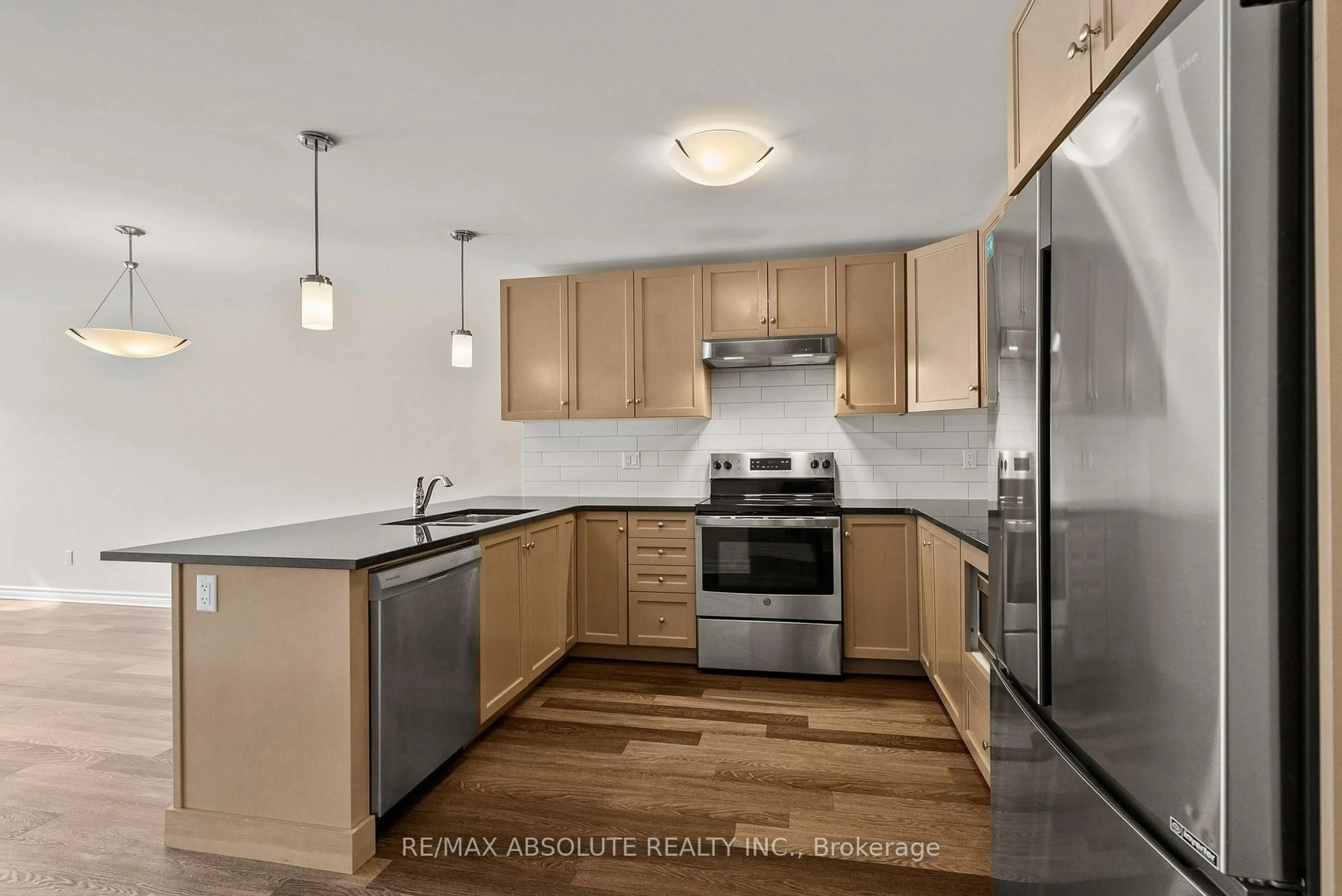 Standard kitchen, unknown for 971 LEISHMAN Dr, Almonte Ontario K0A 1A0