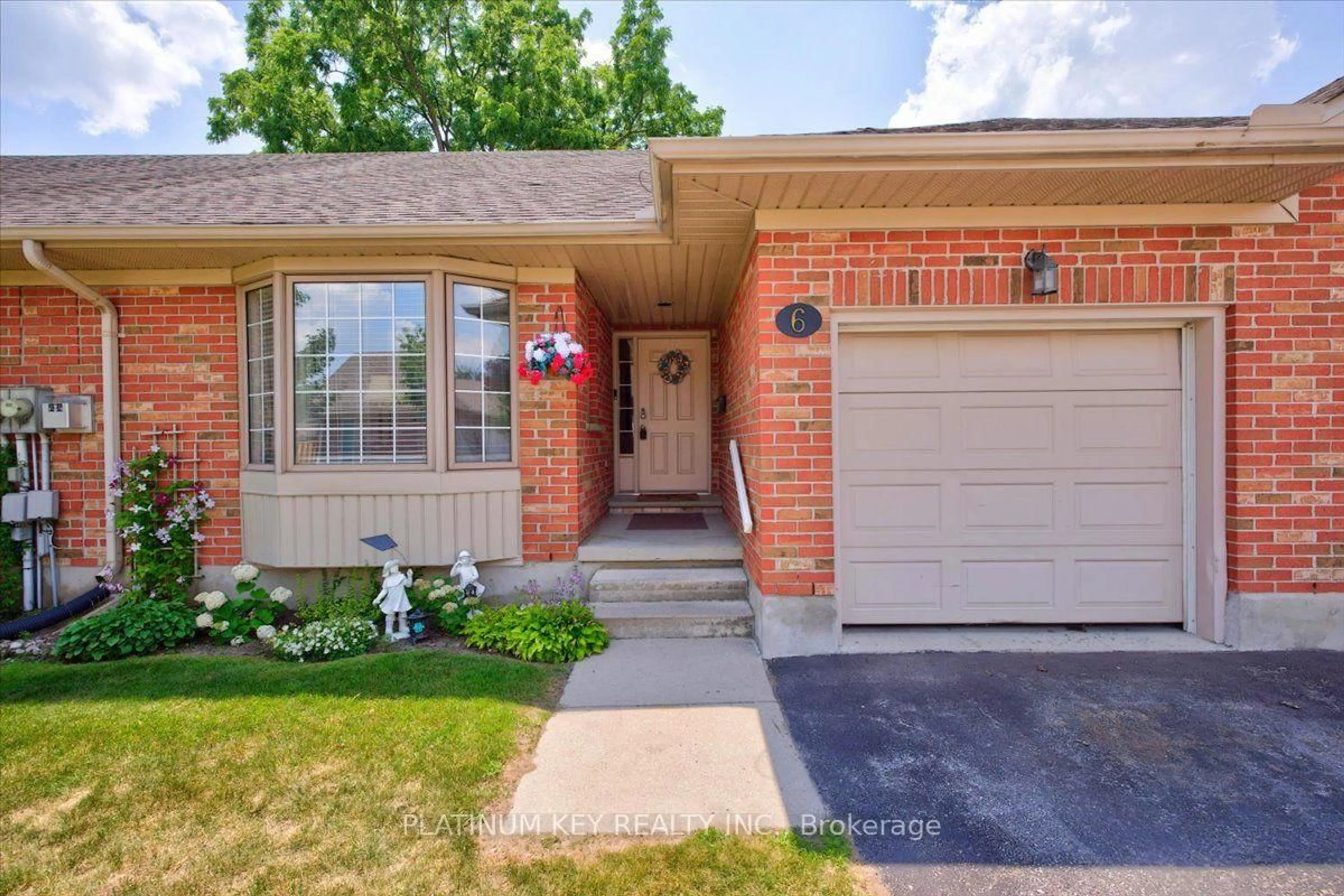Home with brick exterior material, street for 307 Metcalfe St #6, Strathroy-Caradoc Ontario N7G 0B3
